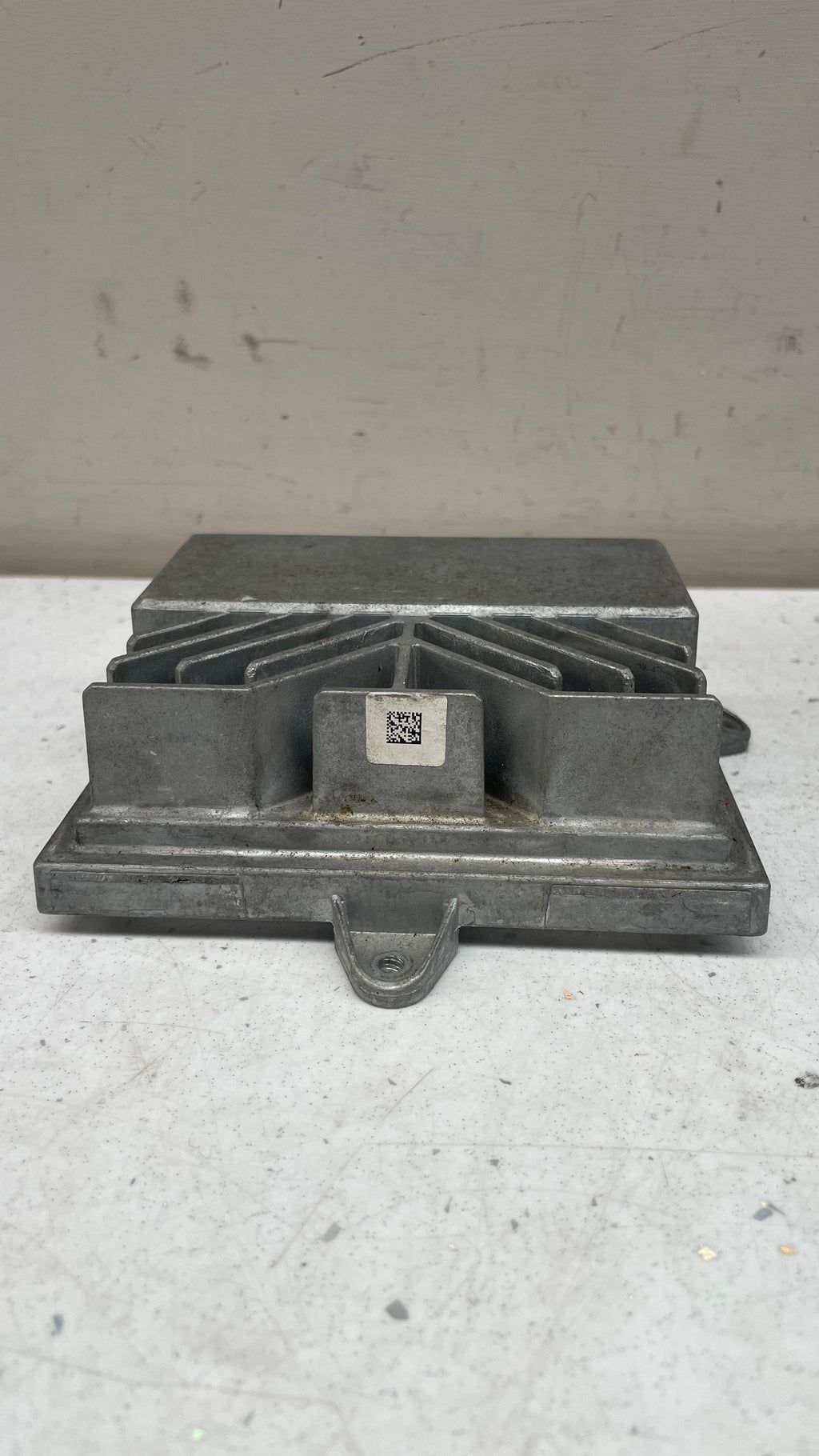 99164557700 PORSCHE SUBWOOFER AMPLIFIER