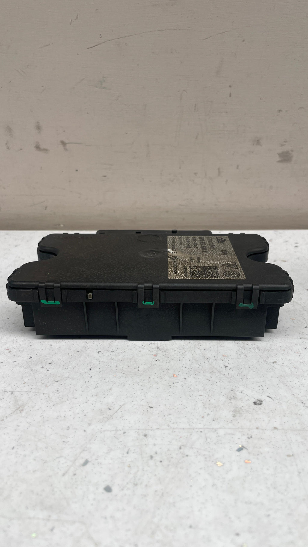 7P0907801F PORSCHE PARKING BRAKE MODULE