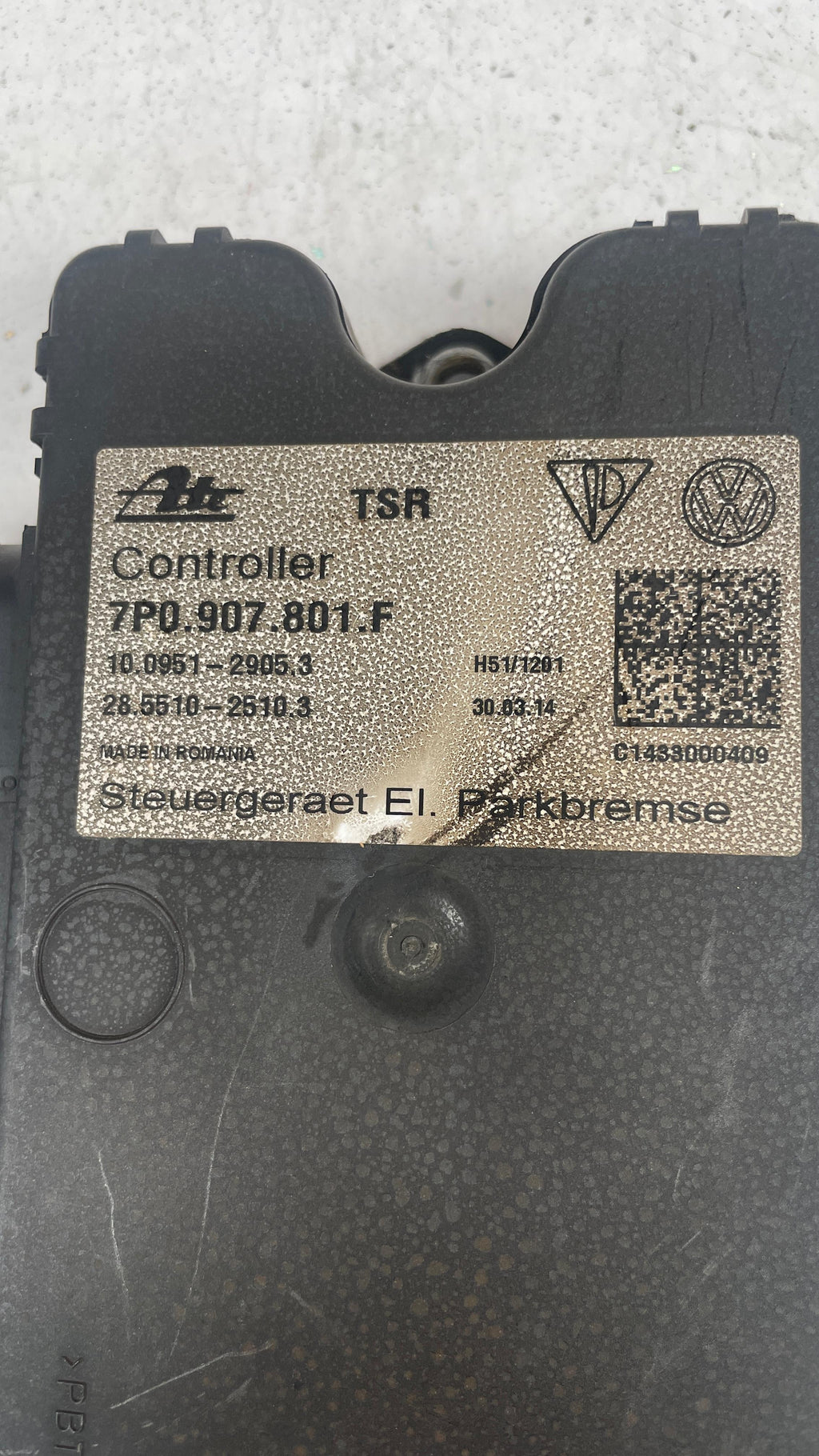 7P0907801F PORSCHE PARKING BRAKE MODULE