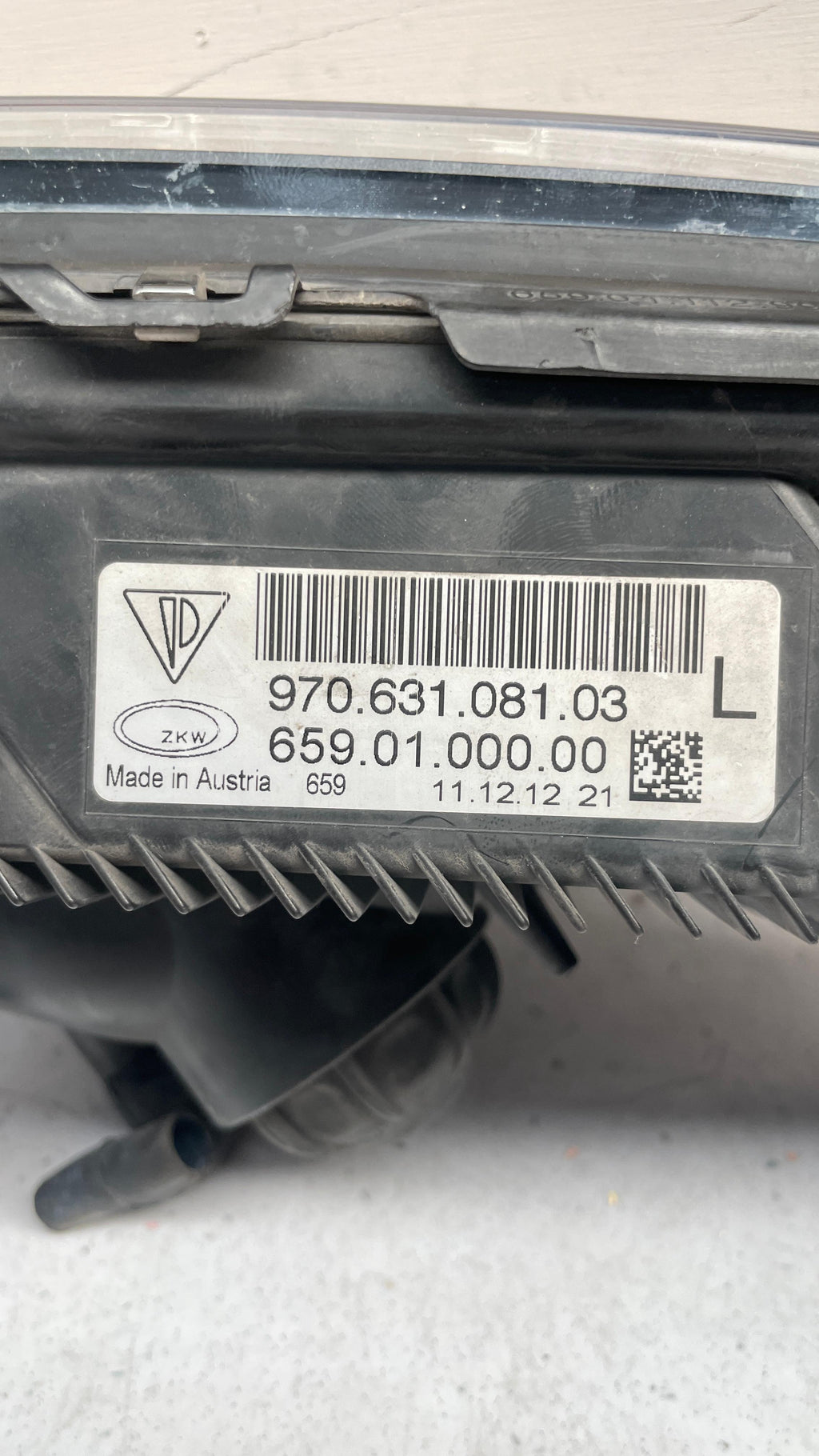 97063108103 PORSCHE LEFT FRONT FOG LIGHT