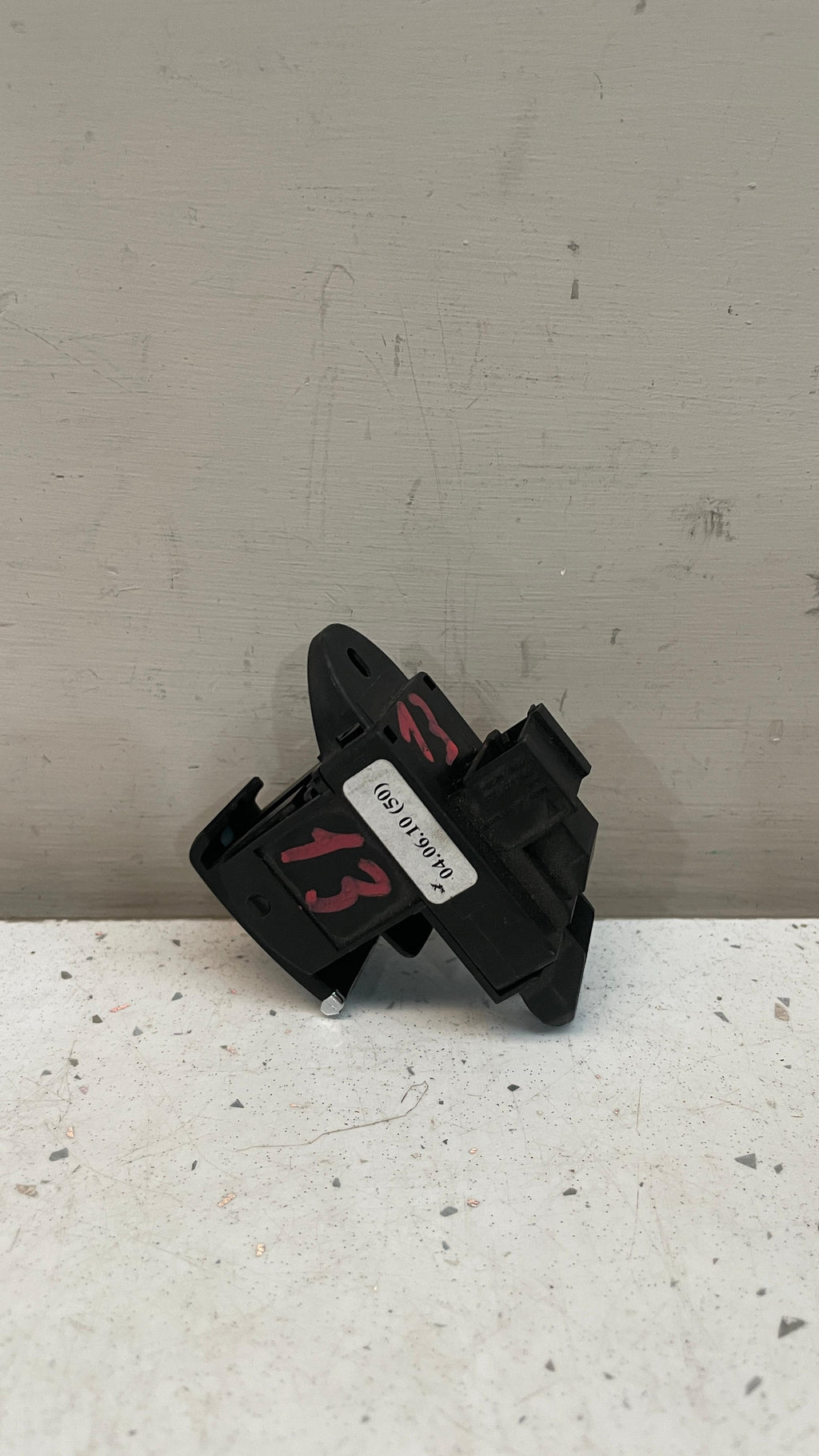 7P5927225 PORSCHE ELECTRONIC PARKING BRAKE BUTTON SWITCH