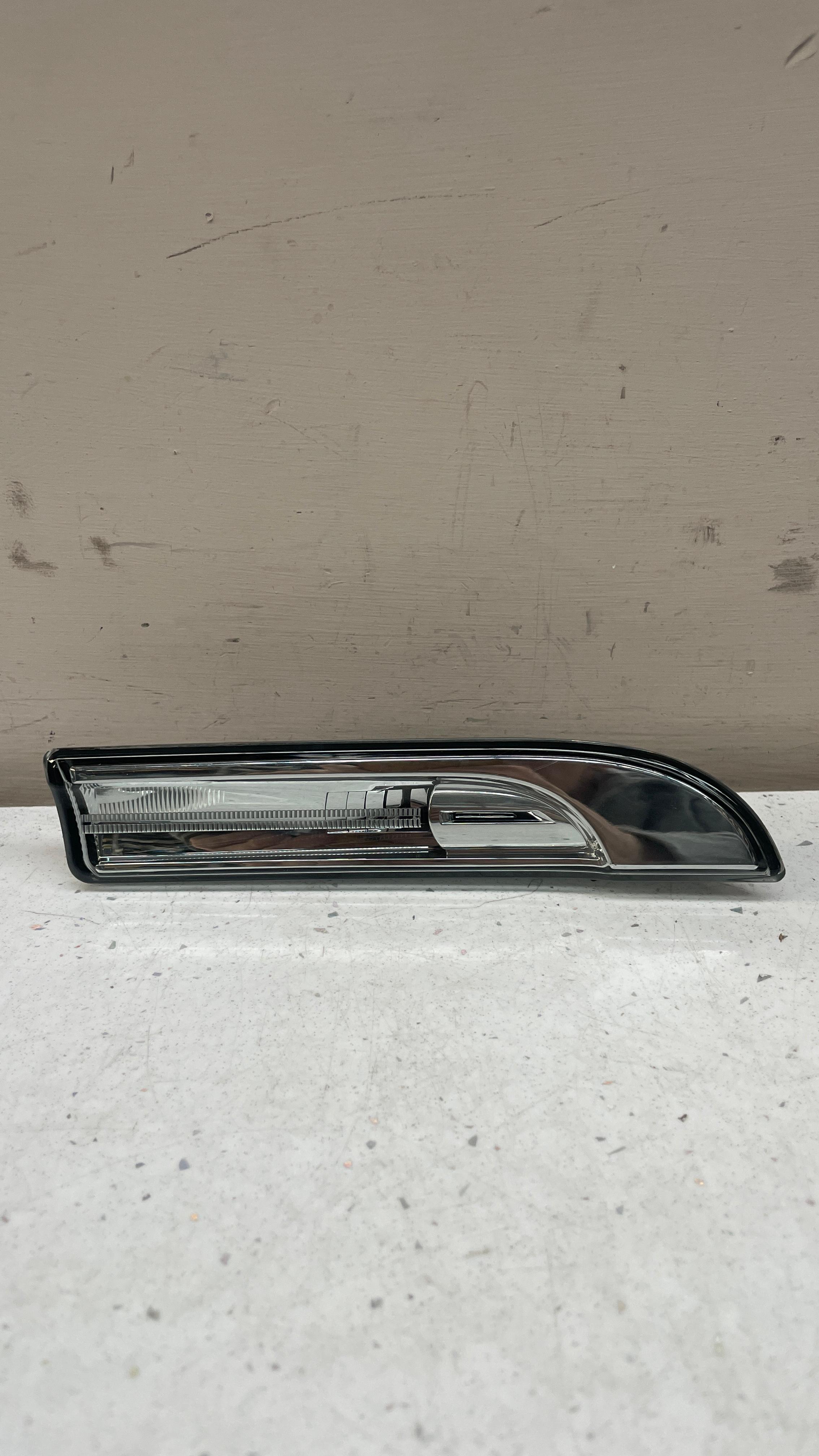 97063103402 PORSCHE SIDE MARKER TURN INDICATOR LIGHT