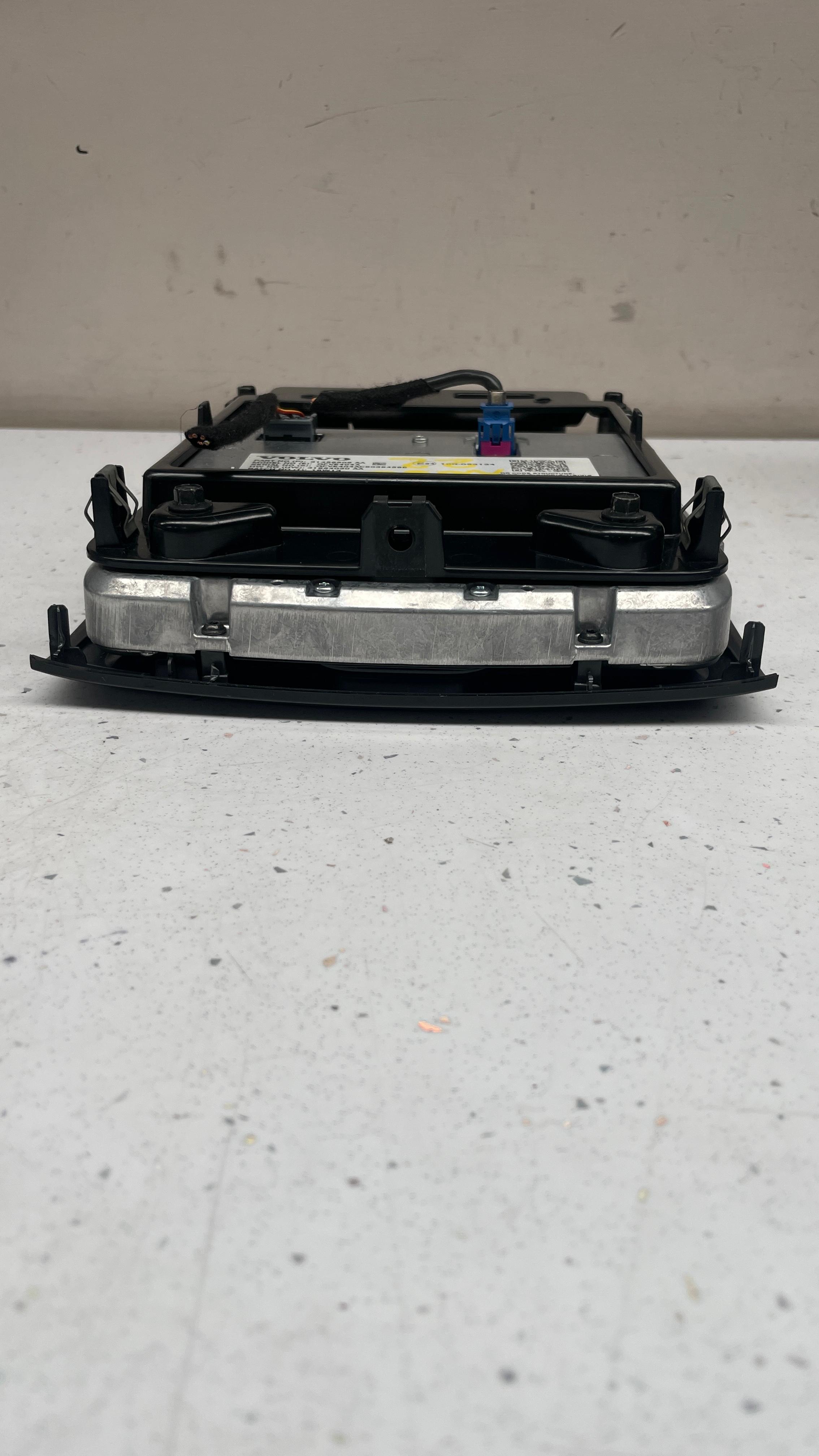 31456506AA VOLVO NAVIGATION DISPLAY SCREEN