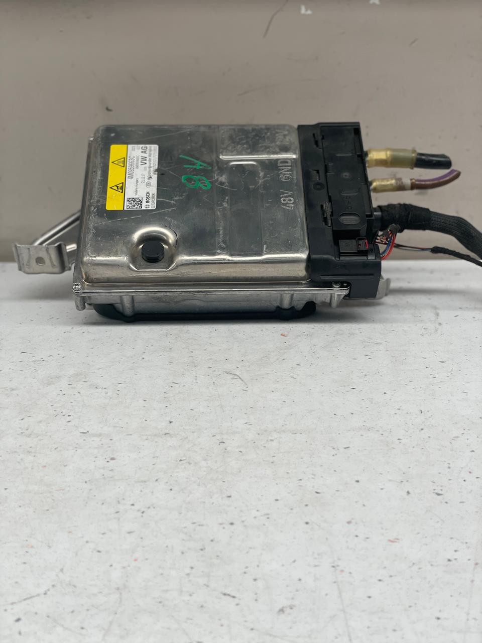 4M0959663C AUDI POWER INVERTER / VOLTAGE CONVERTER