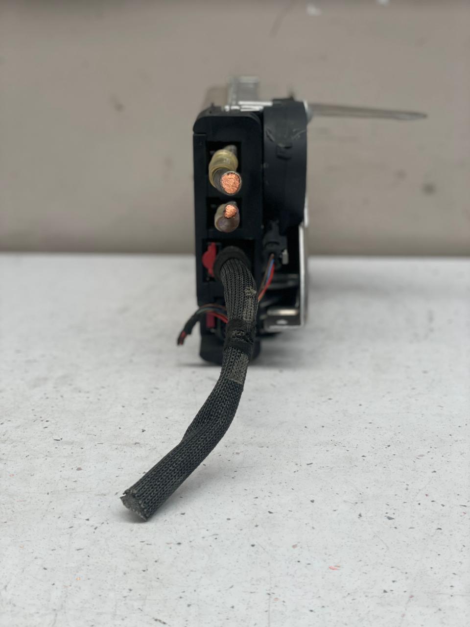 4M0959663C AUDI POWER INVERTER / VOLTAGE CONVERTER