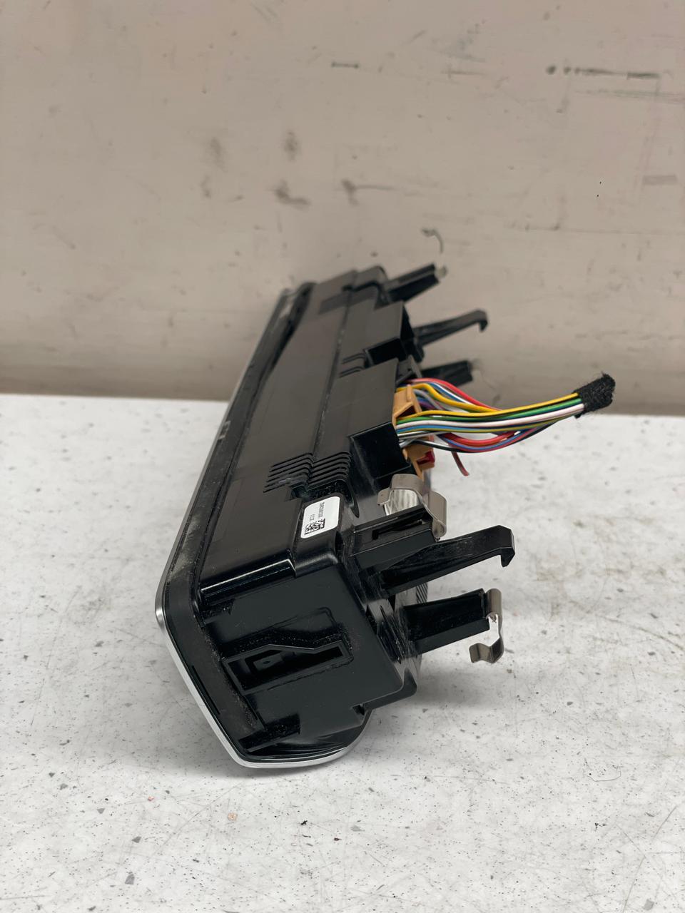 83A820043D AUDI CLIMATE CONTROL PANEL