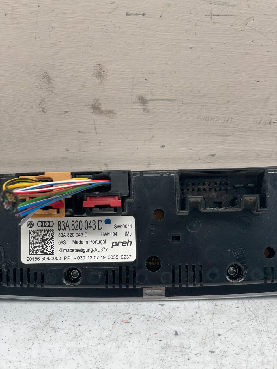 83A820043D AUDI CLIMATE CONTROL PANEL