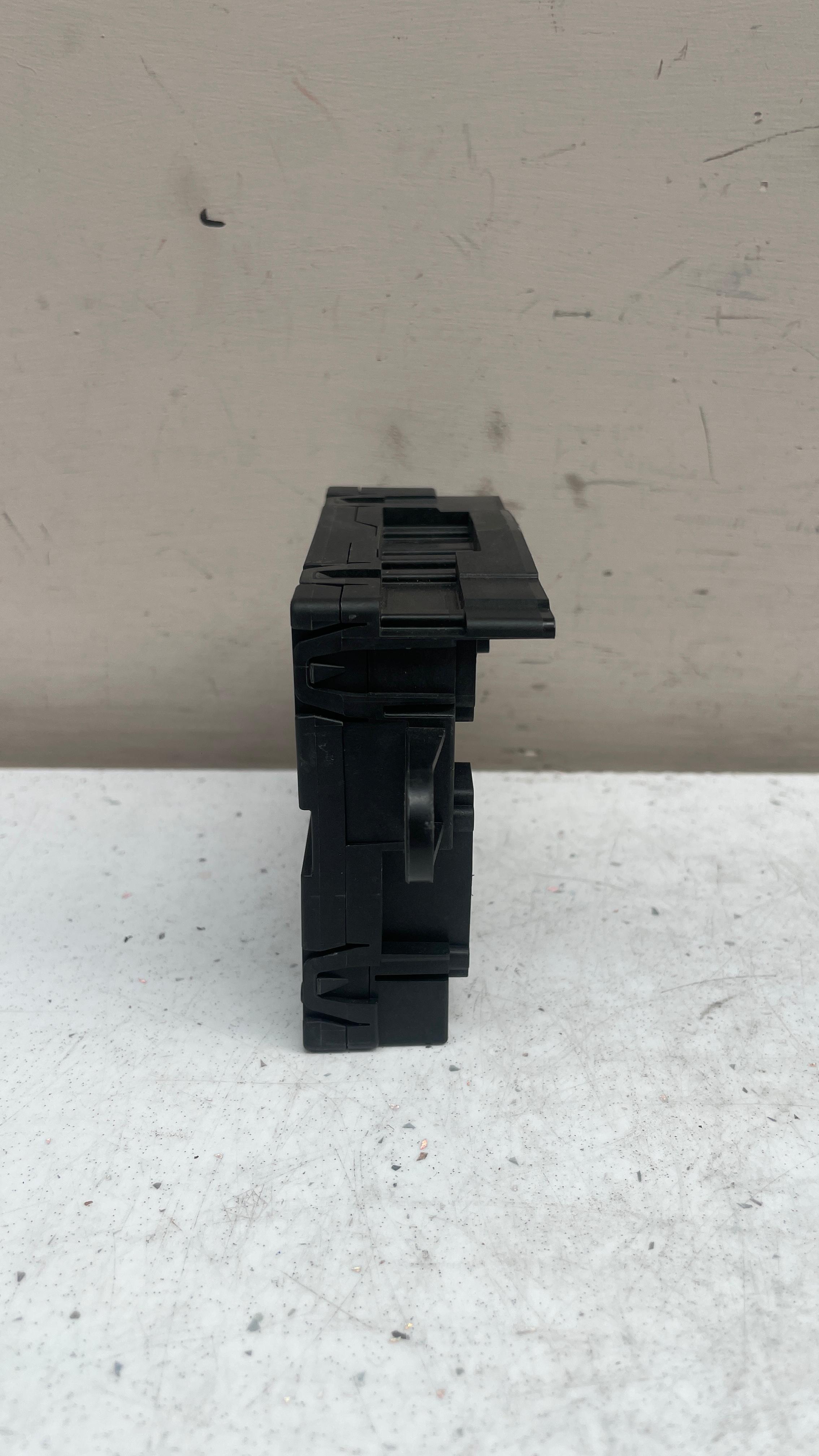 L8B2-14D618-AG LAND ROVER FRONT LEFT DOOR CONTROL