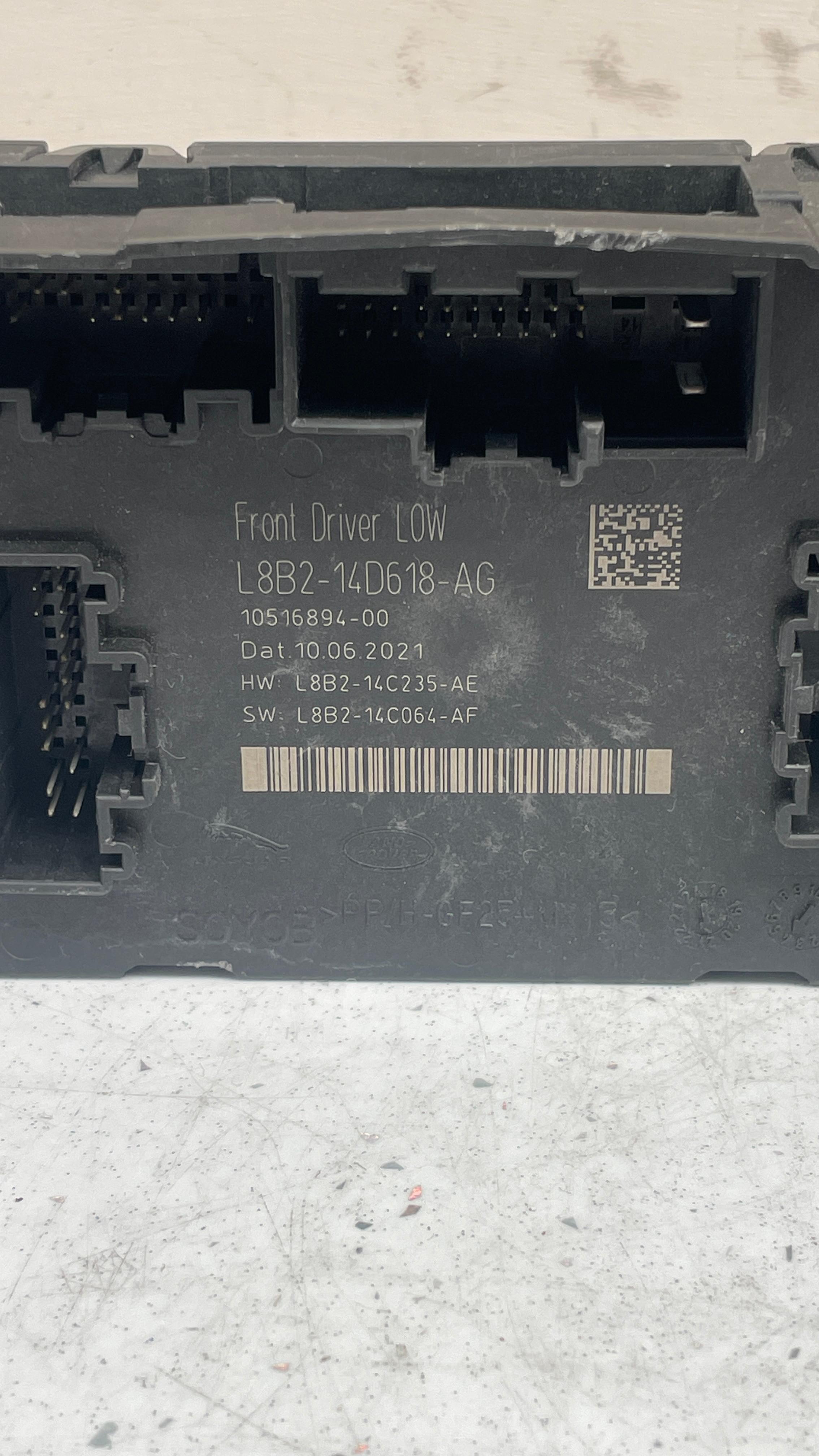 L8B2-14D618-AG LAND ROVER FRONT LEFT DOOR CONTROL