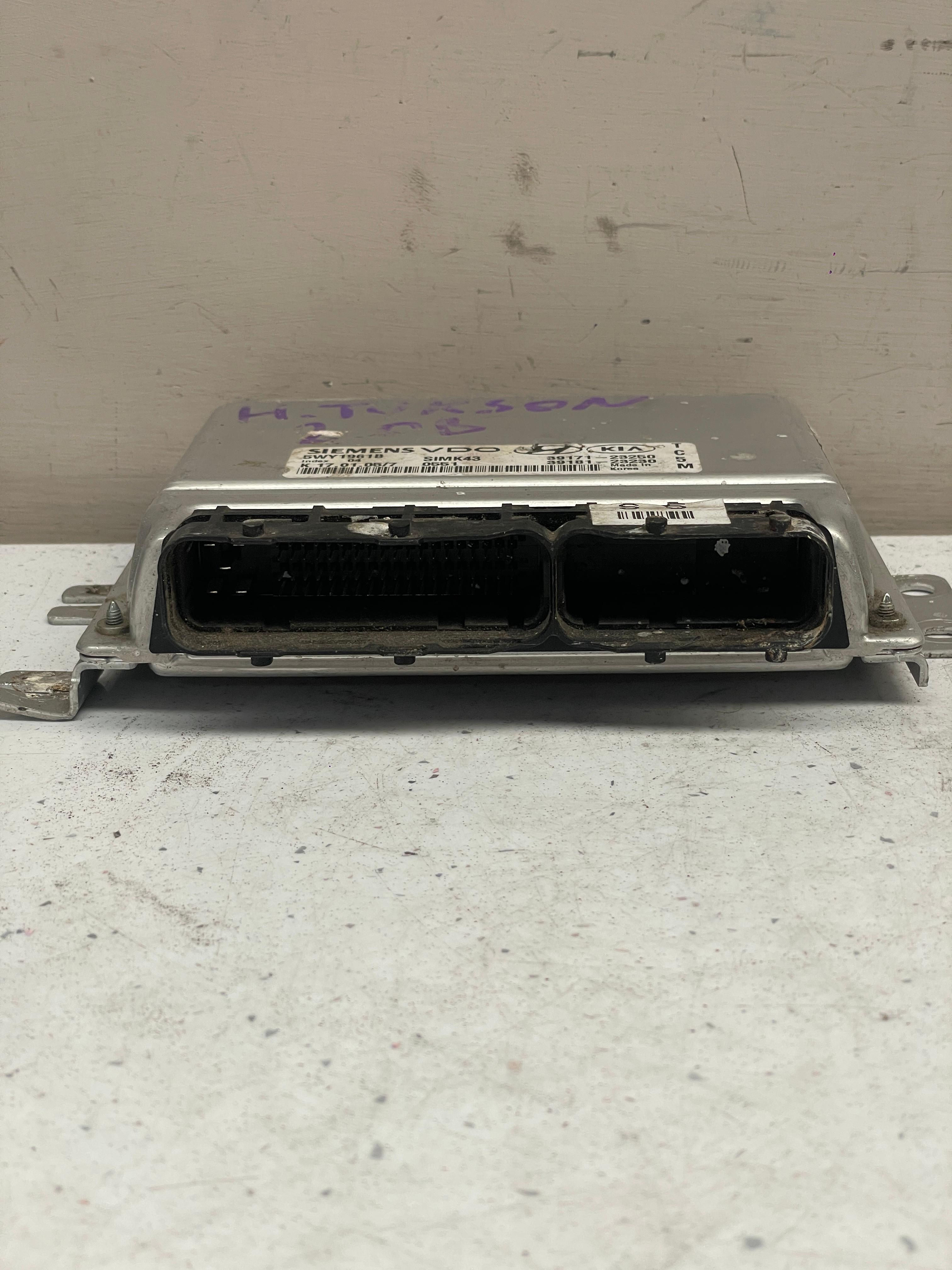 39171-23250 HYUNDAI ECU ENGINE CONTROL