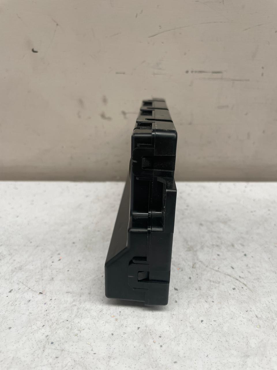 M8E2-14D600-AB RANGE VELAR SEAT MEMORY HEATING MODULE