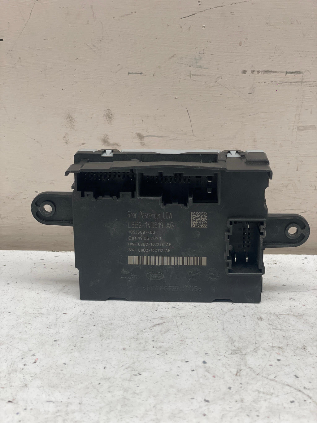 L8B2-14D619-AG LAND ROVER VELAR REAR LEFT DOOR ECU
