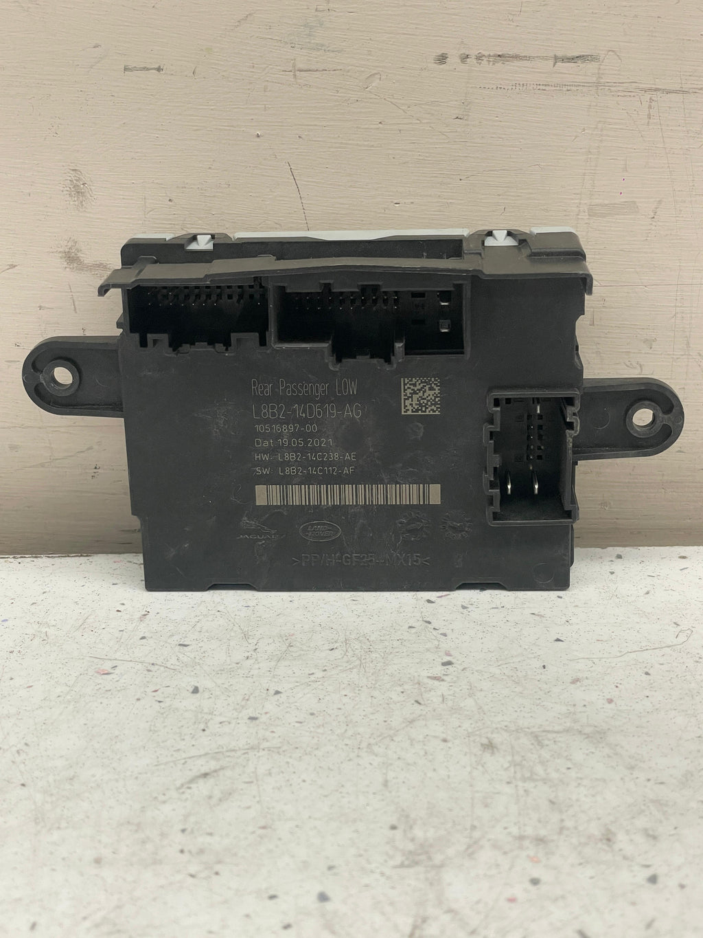 L8B2-14D619-AG LAND ROVER VELAR REAR LEFT DOOR ECU