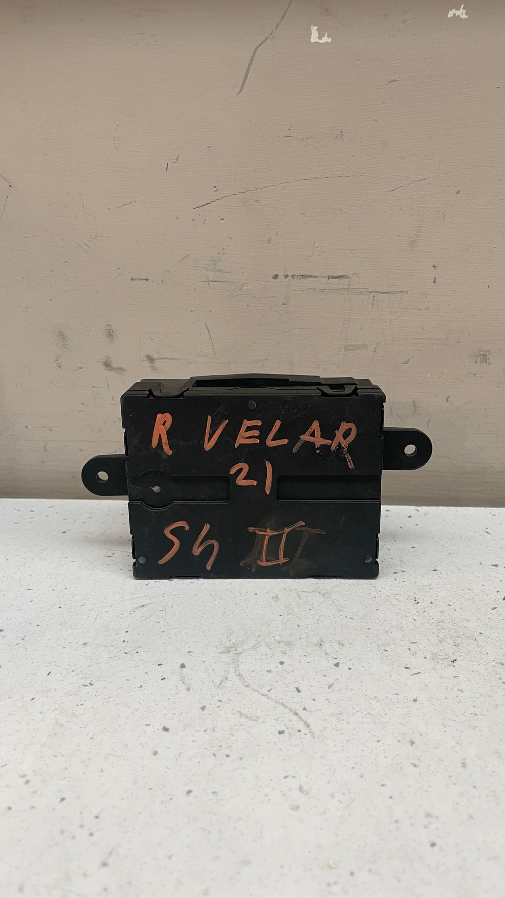 L8B2-14D620-AG LAND ROVER VELAR DOOR CONTROL MODULE REAR RIGHT