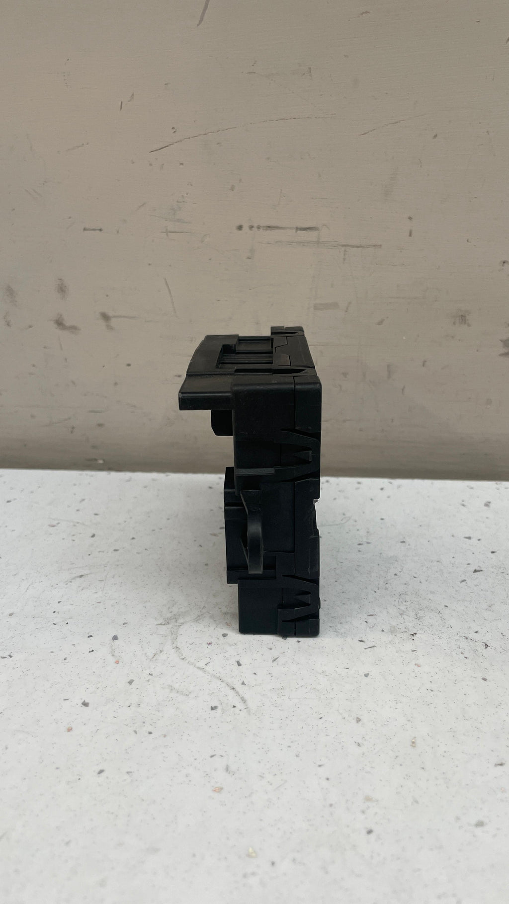 L8B2-14D620-AG LAND ROVER VELAR DOOR CONTROL MODULE REAR RIGHT