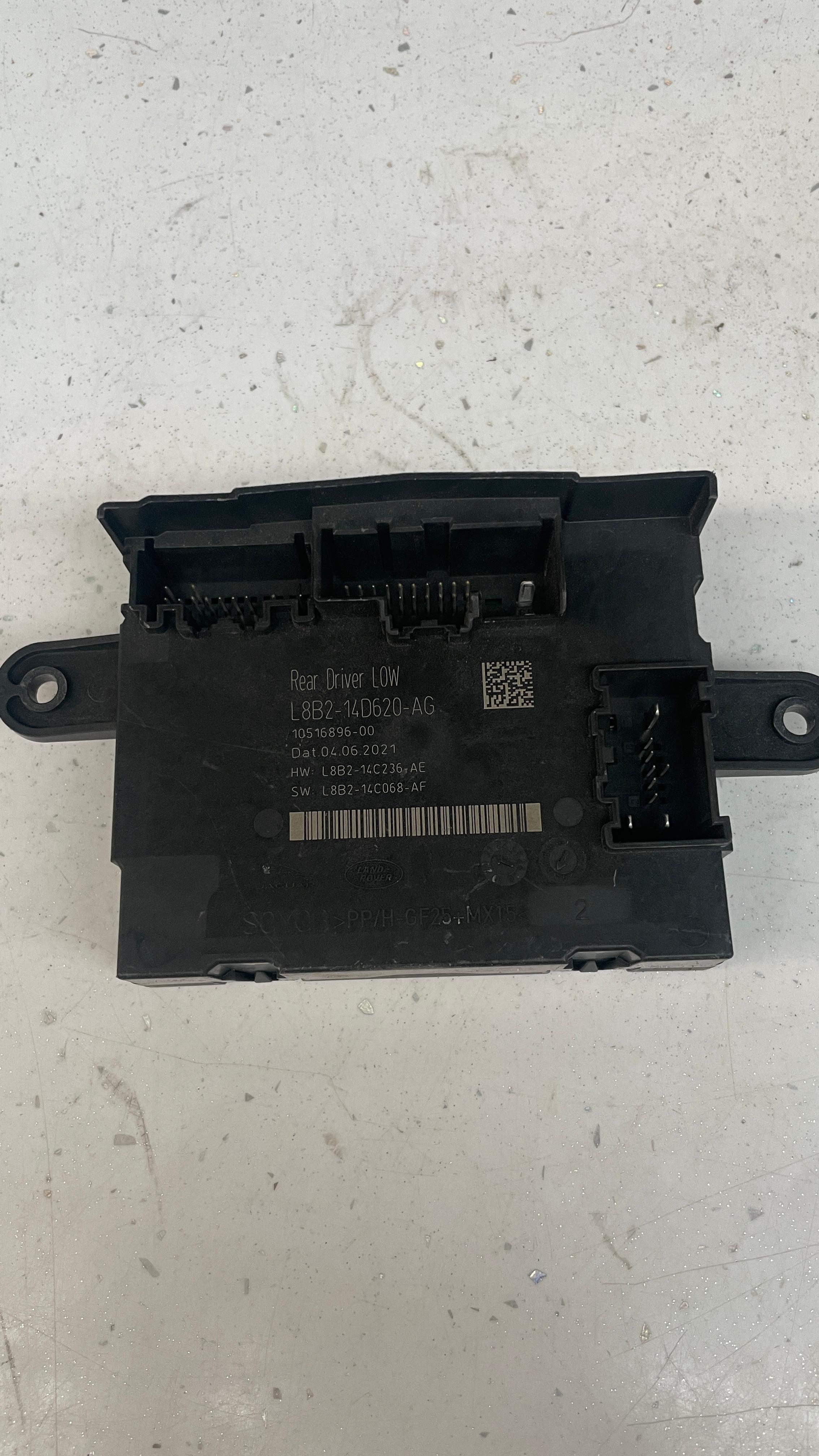 L8B2-14D620-AG LAND ROVER VELAR DOOR CONTROL MODULE REAR RIGHT
