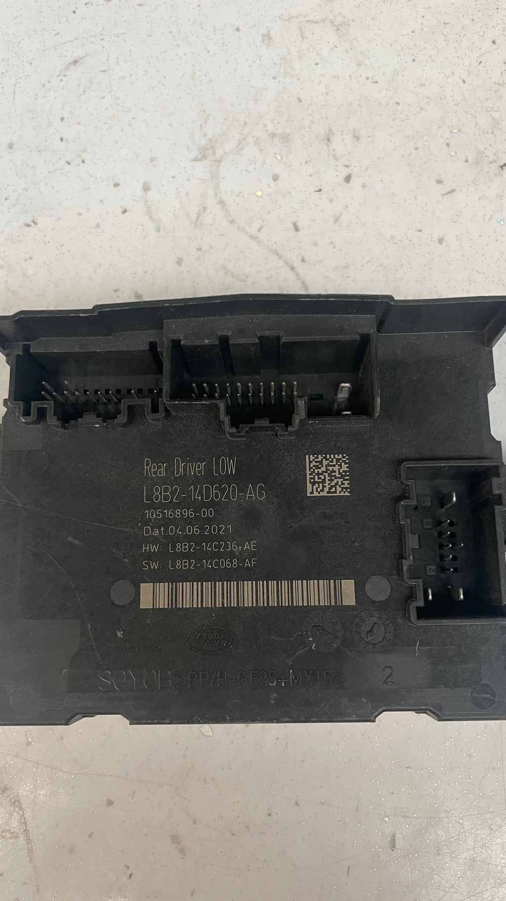 L8B2-14D620-AG LAND ROVER VELAR DOOR CONTROL MODULE REAR RIGHT