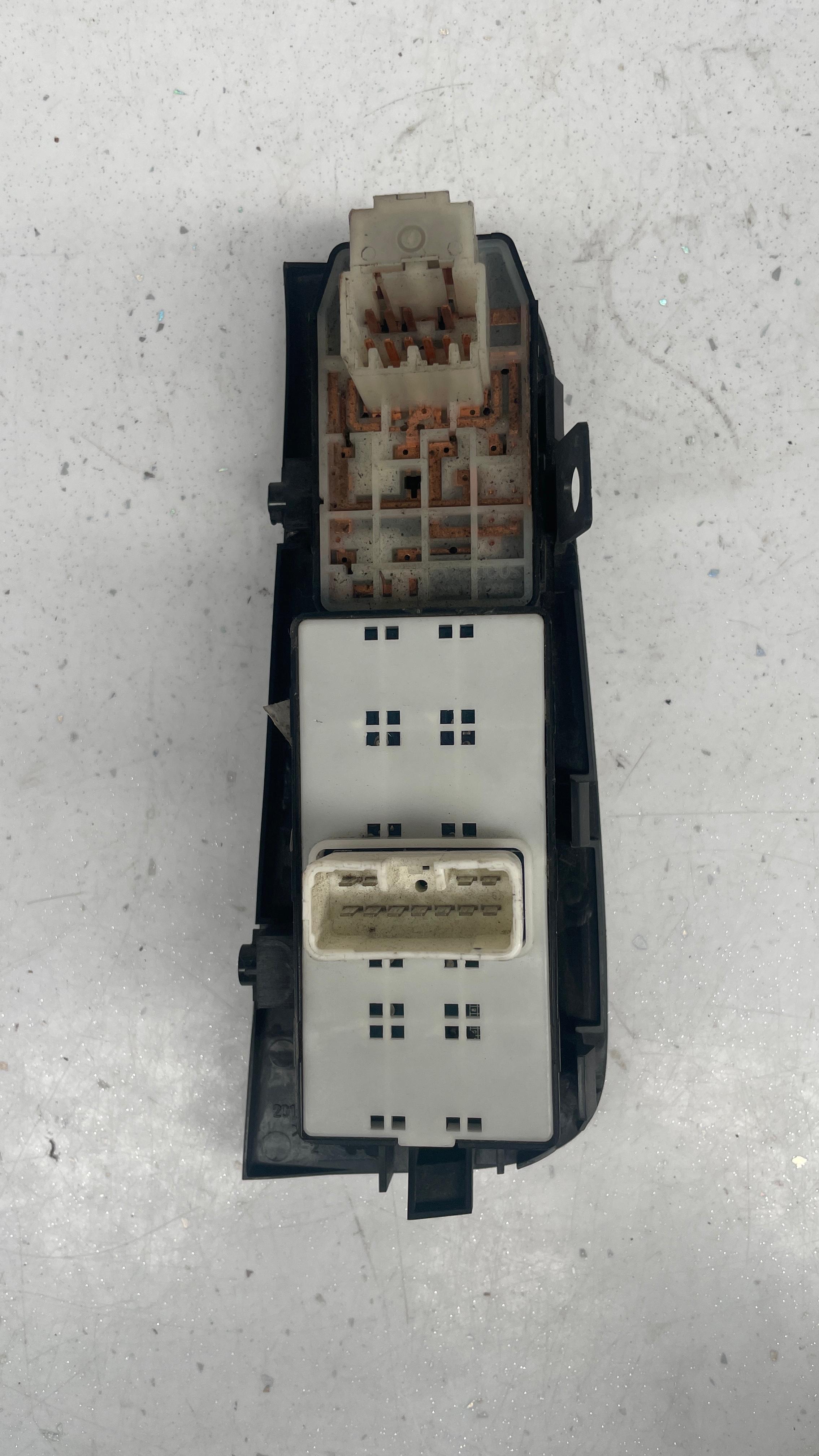 93570-4H900 HYUNDAI H1 STAREX POWER WINDOW MAIN SWITCH