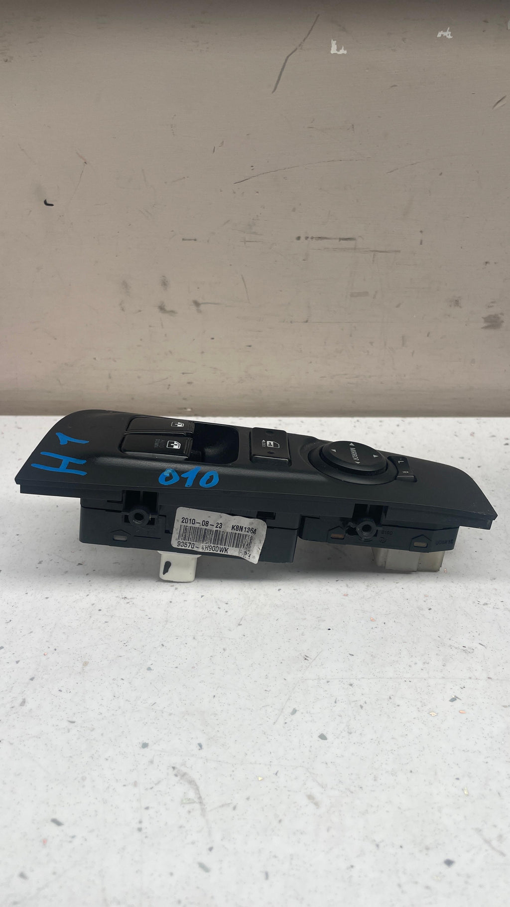 93570-4H900 HYUNDAI H1 STAREX POWER WINDOW MAIN SWITCH
