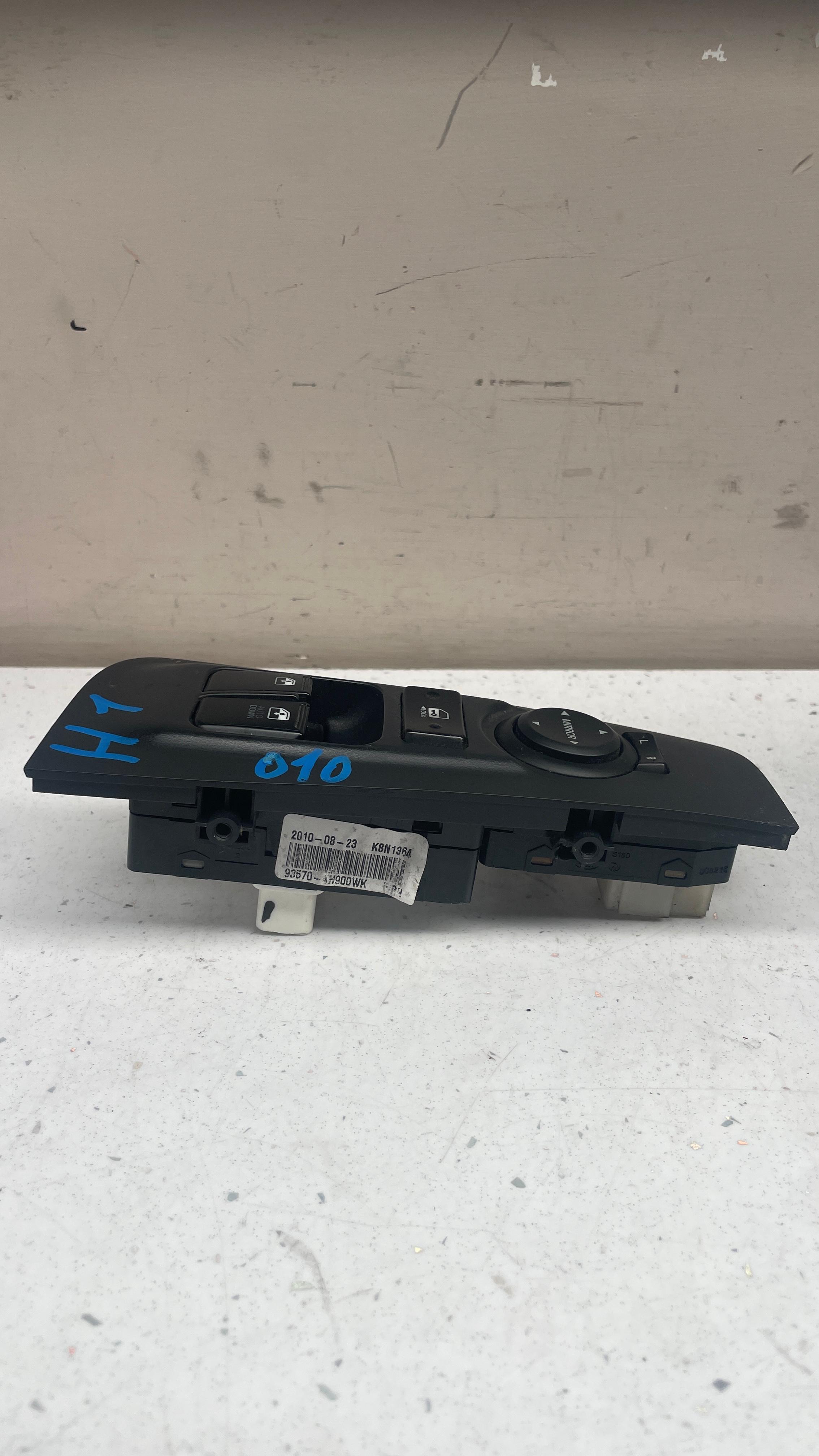 93570-4H900 HYUNDAI H1 STAREX POWER WINDOW MAIN SWITCH