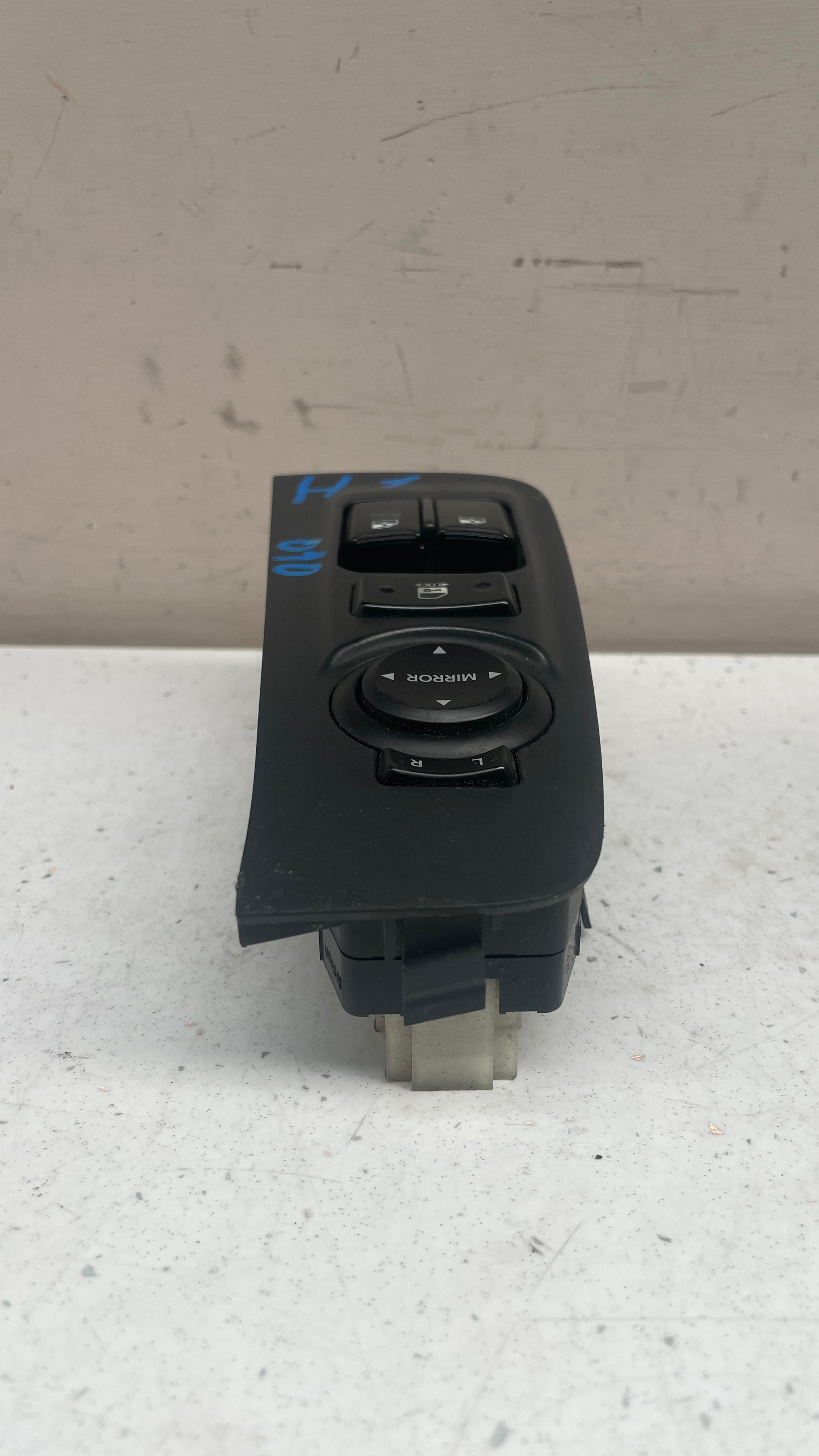 93570-4H900 HYUNDAI H1 STAREX POWER WINDOW MAIN SWITCH