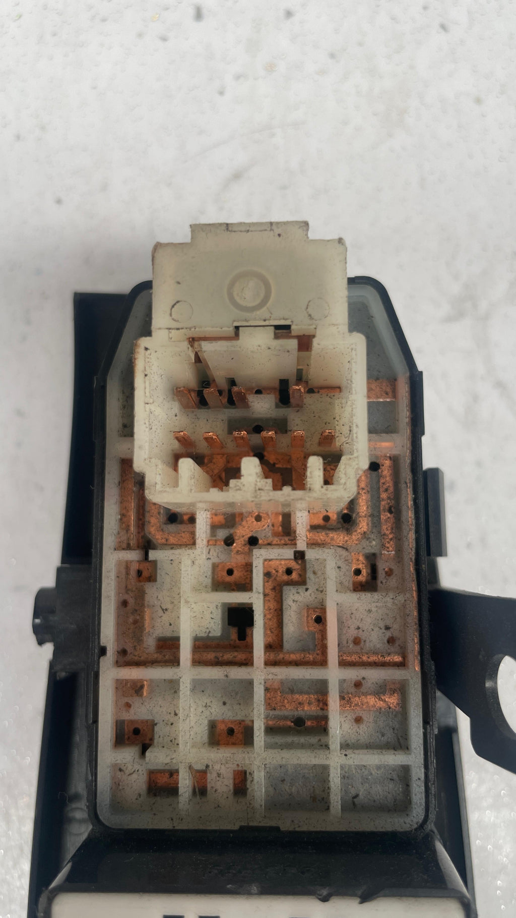 93570-4H900 HYUNDAI H1 STAREX POWER WINDOW MAIN SWITCH