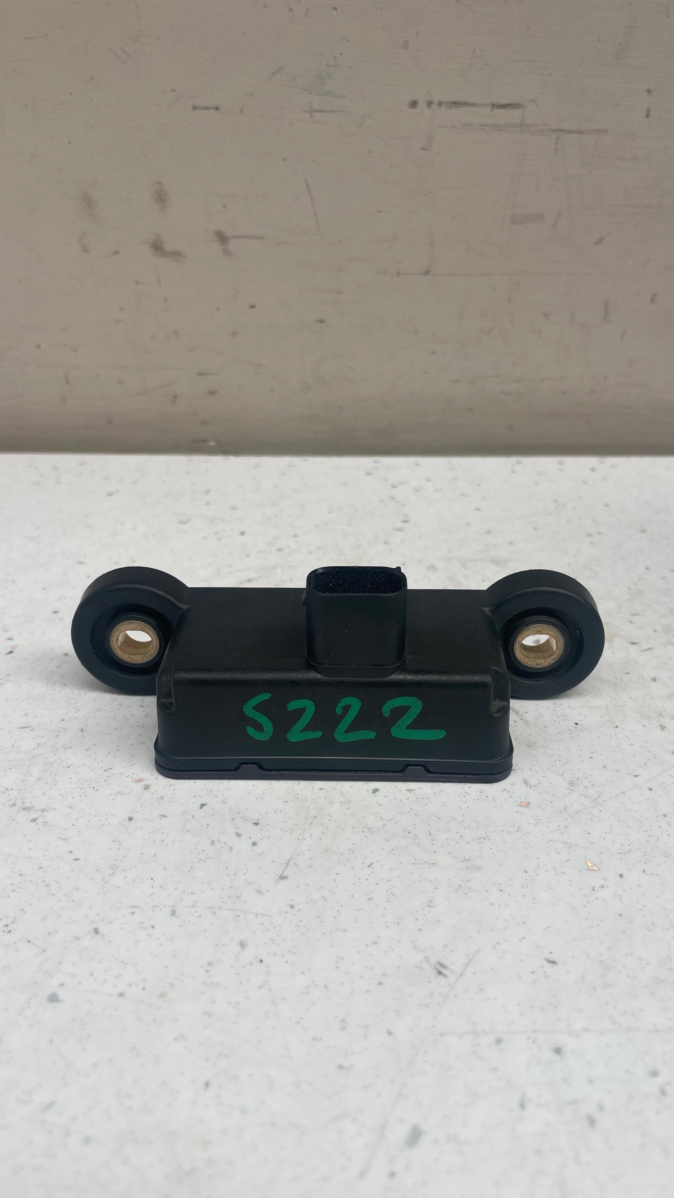 A0009052600 MERCEDES W222 YAW RATE SENSOR