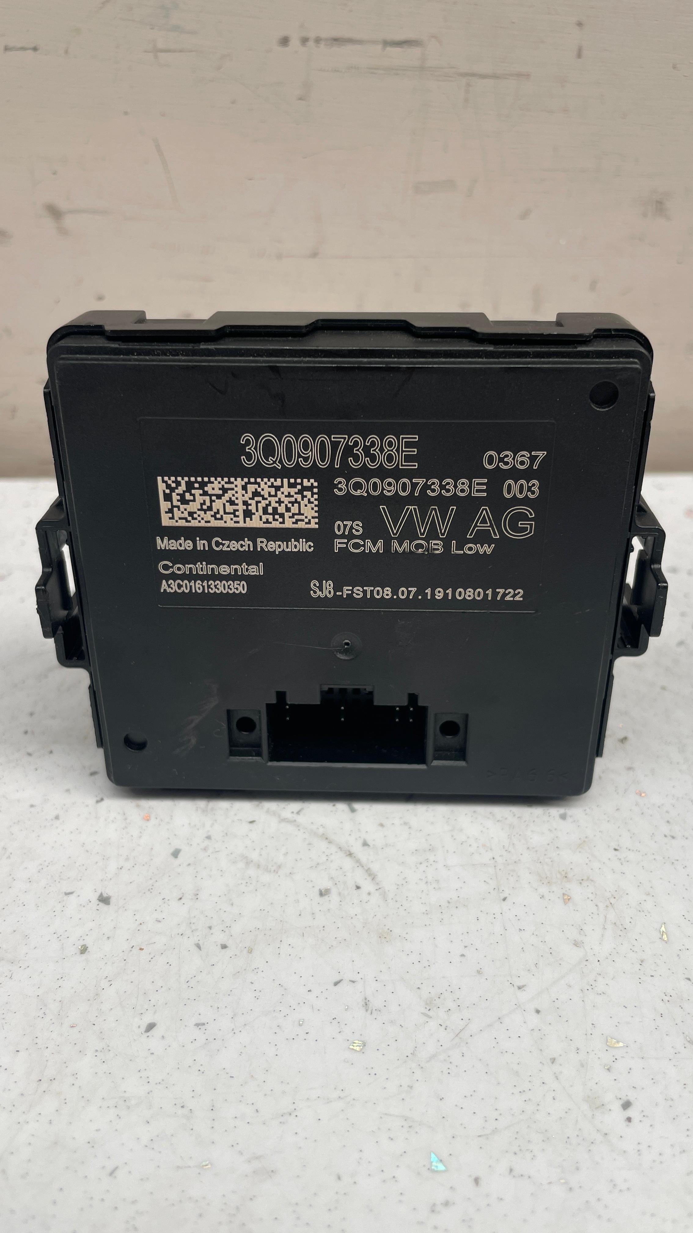 3Q0907338E AUDI Q3 HEADLIGHT CONTROL MODULE