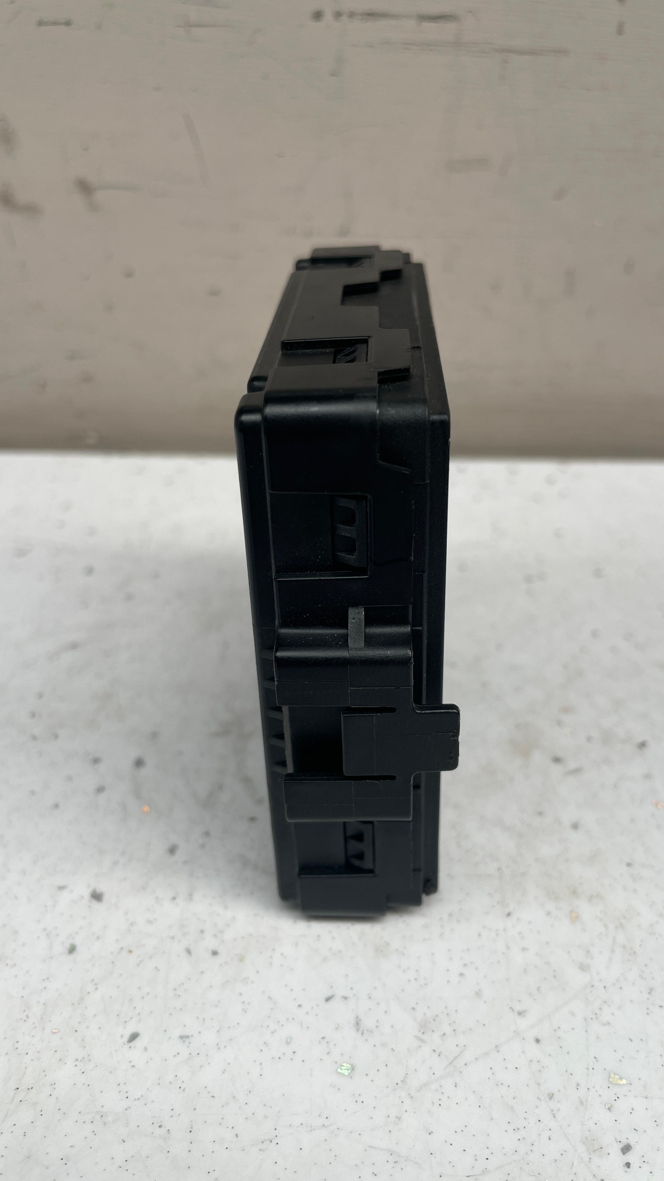 3Q0907338E AUDI Q3 HEADLIGHT CONTROL MODULE