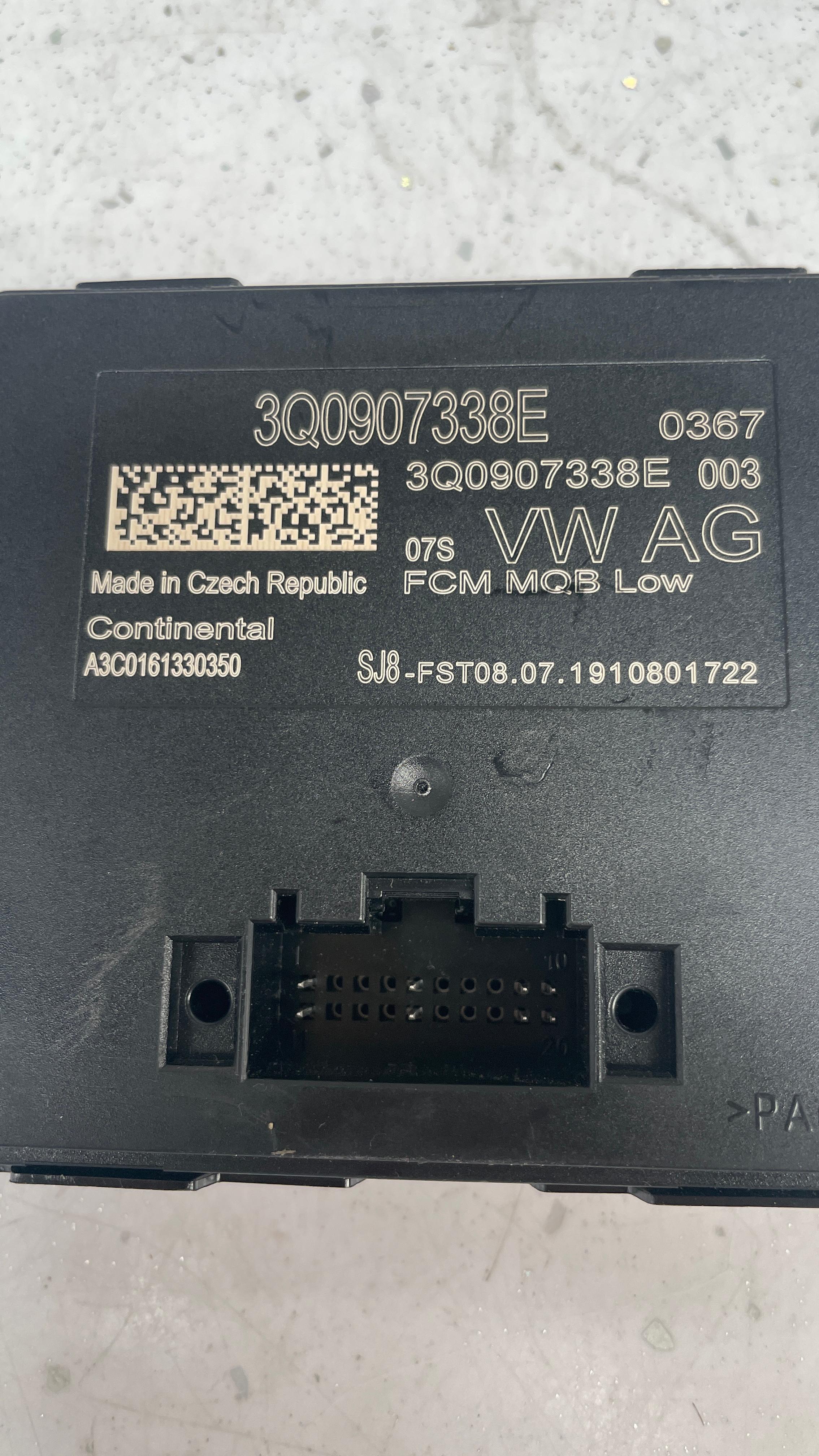 3Q0907338E AUDI Q3 HEADLIGHT CONTROL MODULE