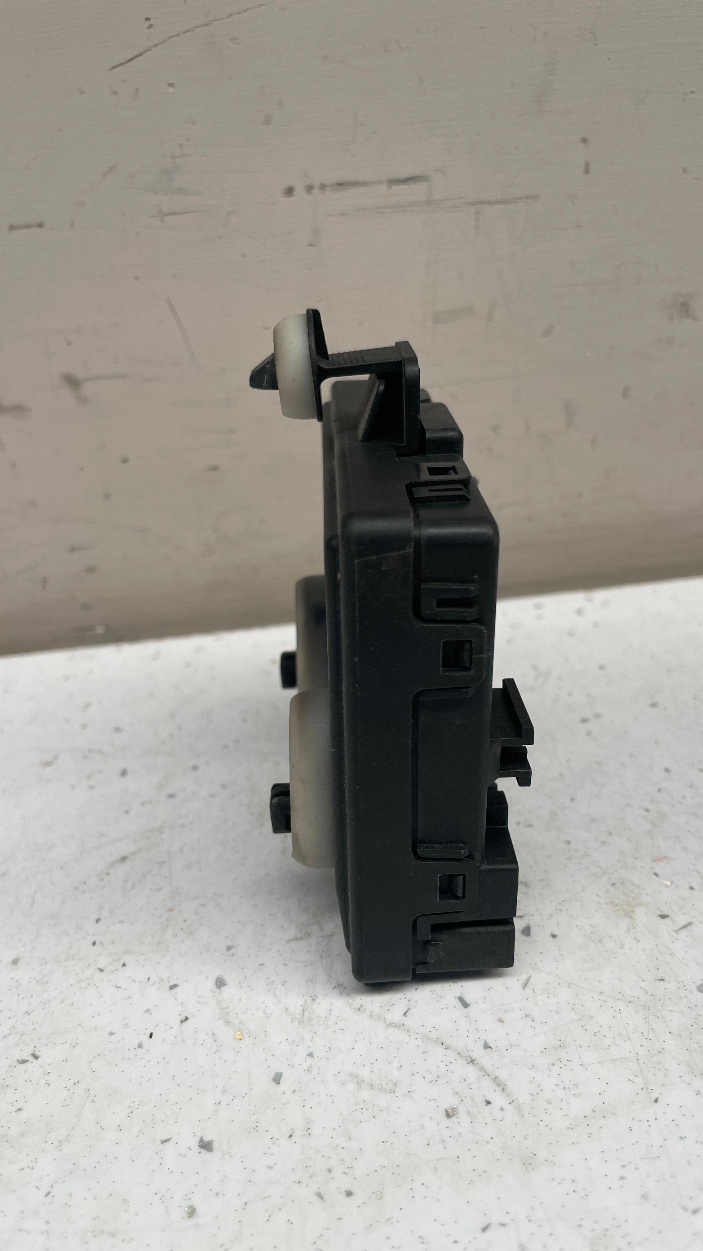 4M1959795C PORSCHE PANAMERA REAR LEFT DRIVER SIDE CONTROL