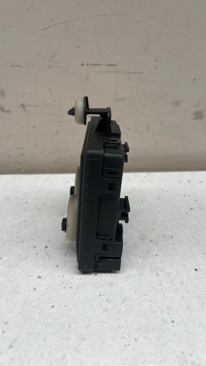 4M1959793C  AUDI A8 FRONT WINDSHIELD WIPER MOTOR