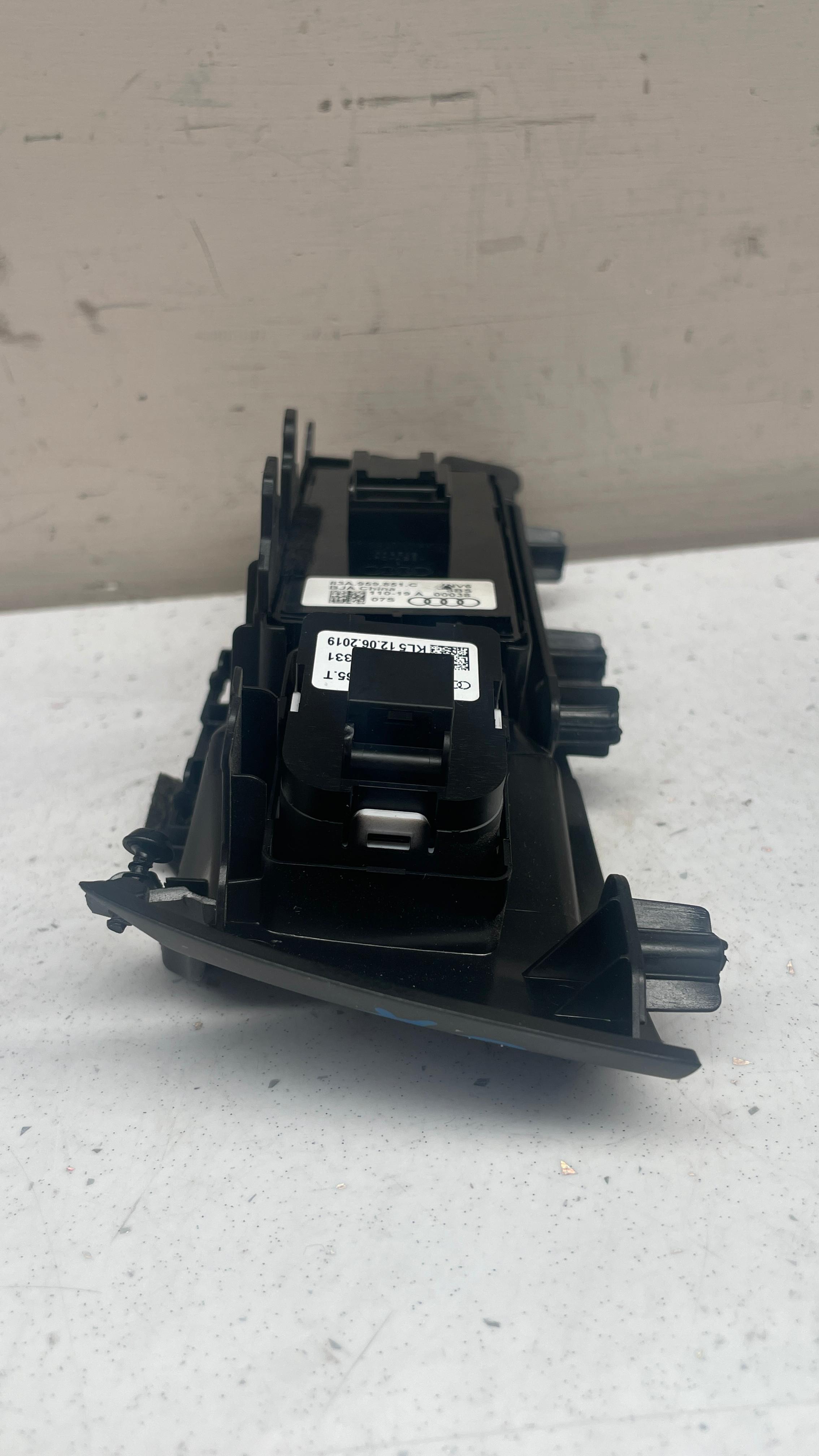 83A959851C AUDI  MASTER POWER WINDOW SWITCH