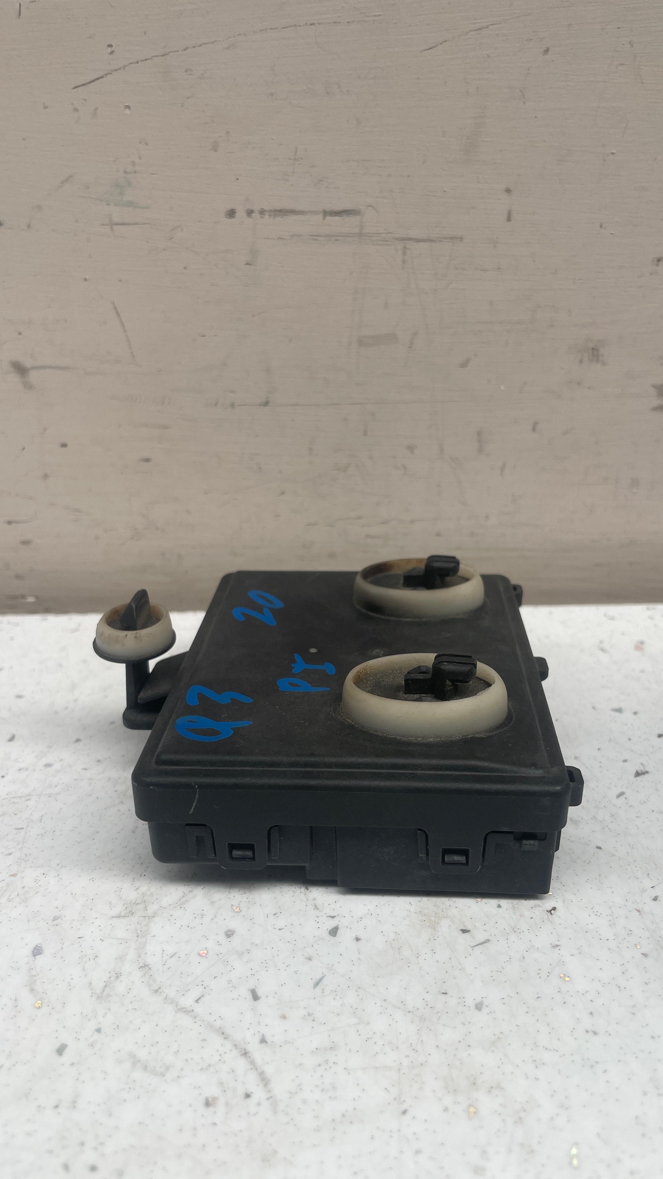 5Q0959593K  AUDI A8 STEERING ANGLE SENSOR