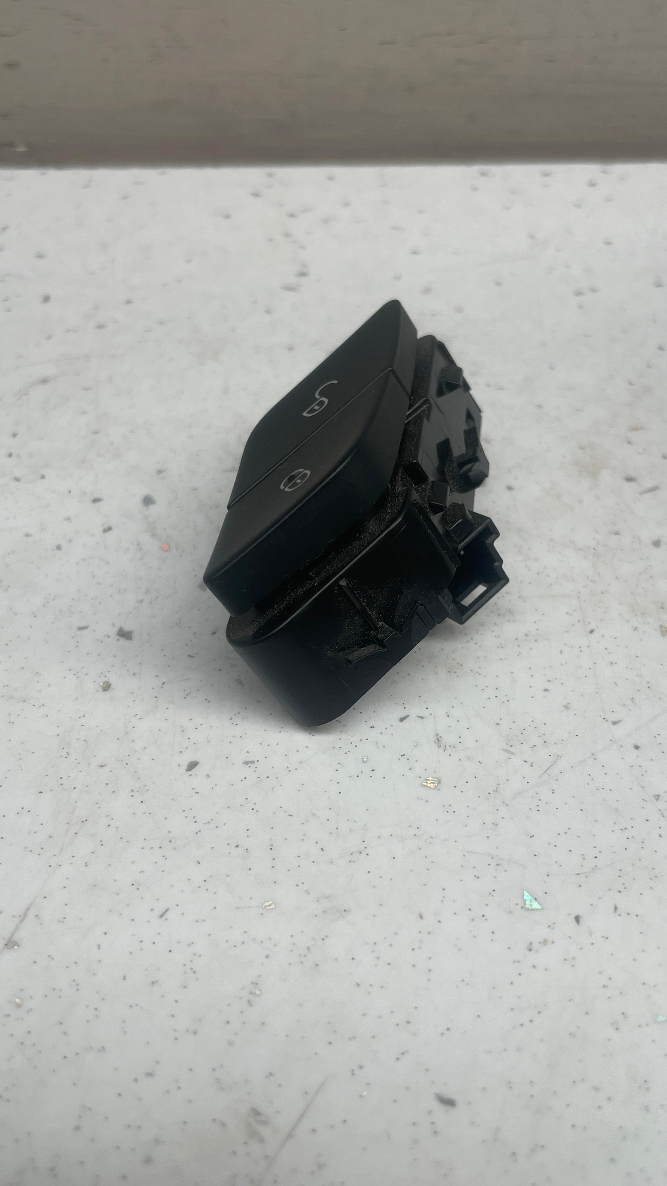A2229057507 MERCEDES S222 DOOR LOCK SWITCH