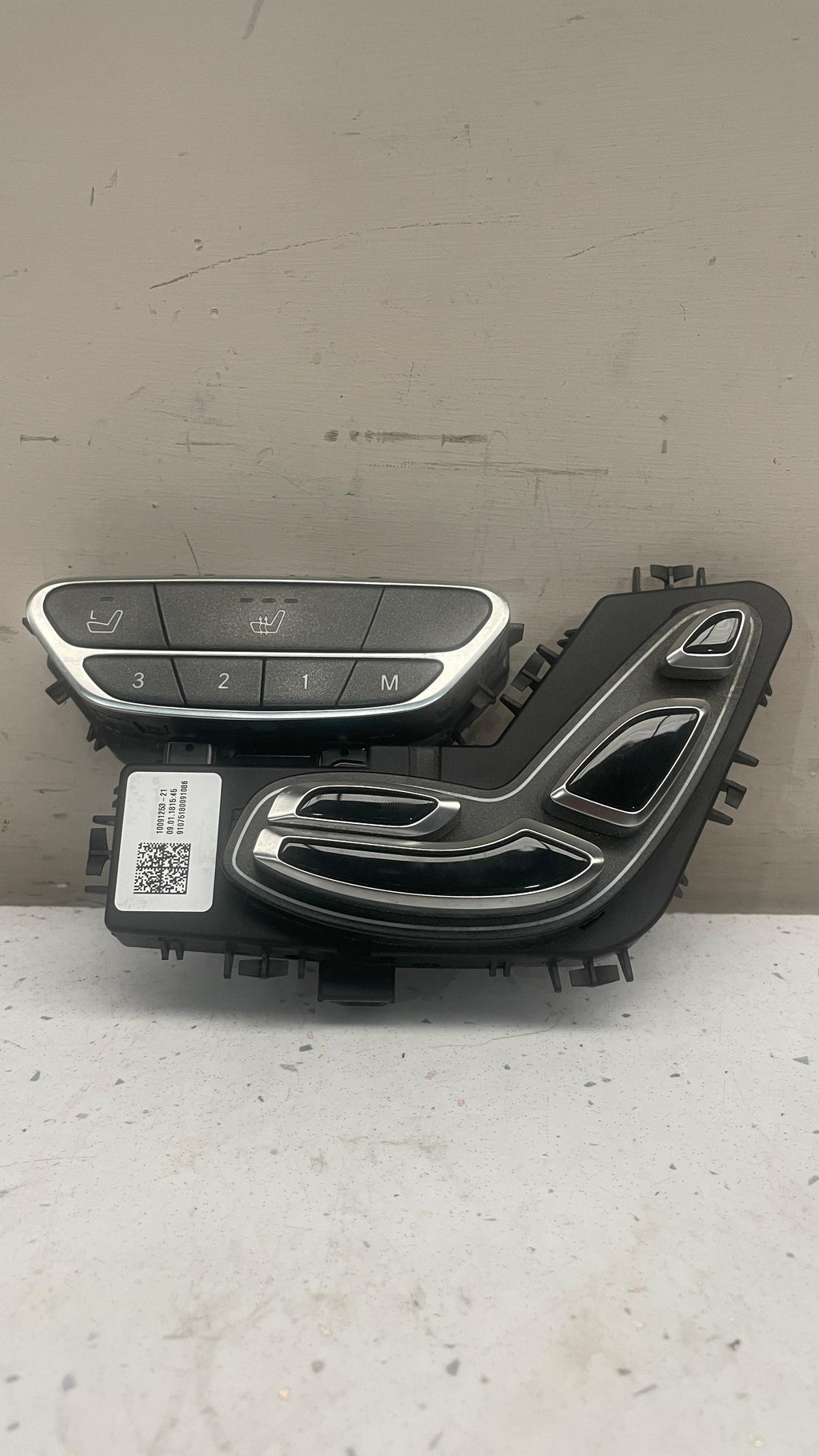 A2229050401 MERCEDES W222 FRONT RIGHT SEAT ADJUSTMENT SWITCH