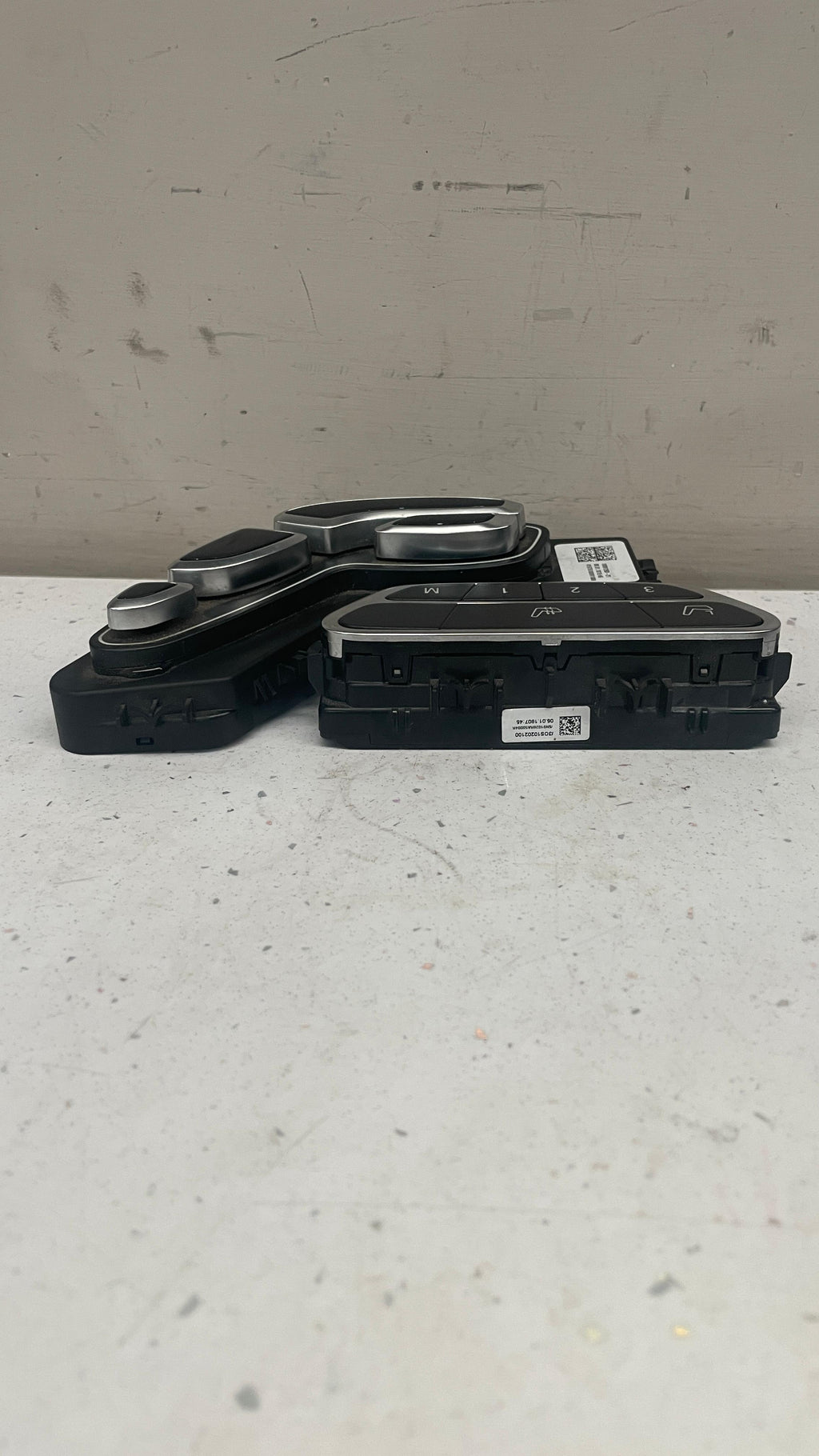 A2229050401 MERCEDES W222 FRONT RIGHT SEAT ADJUSTMENT SWITCH