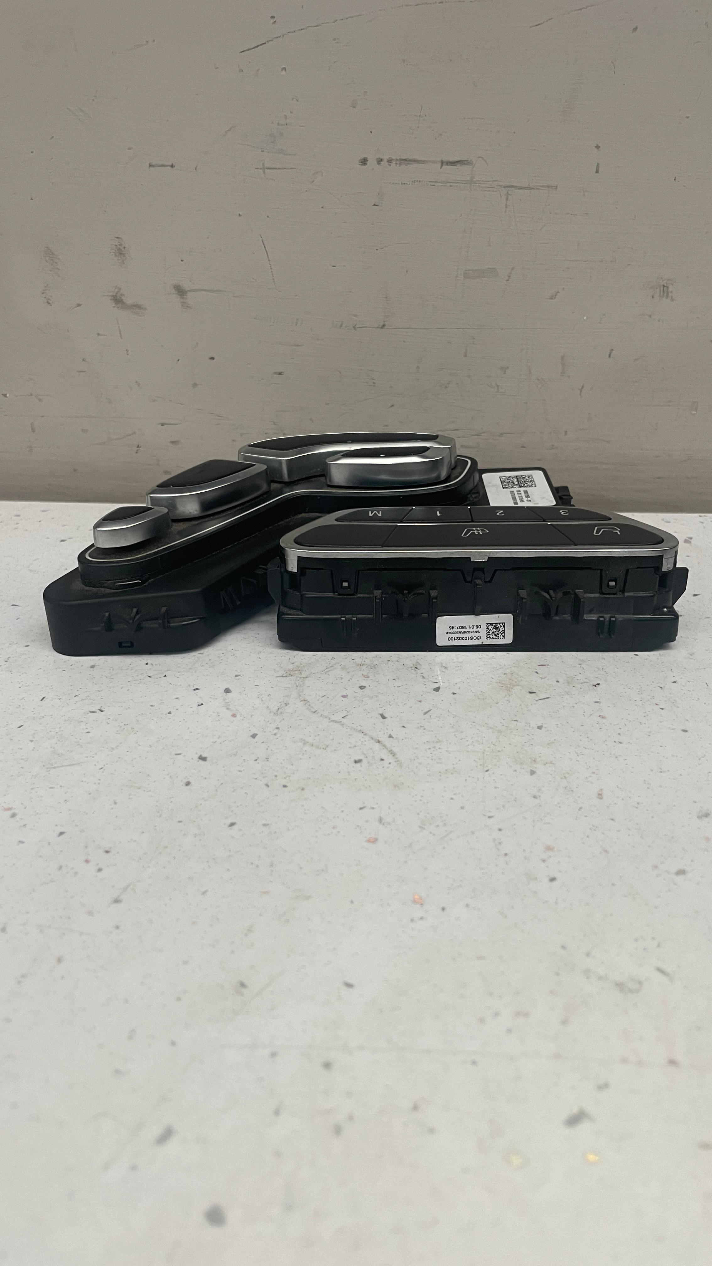 A2229050401 MERCEDES W222 FRONT RIGHT SEAT ADJUSTMENT SWITCH