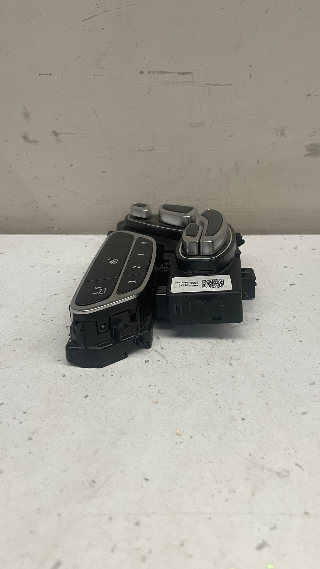 A2229050401 MERCEDES W222 FRONT RIGHT SEAT ADJUSTMENT SWITCH