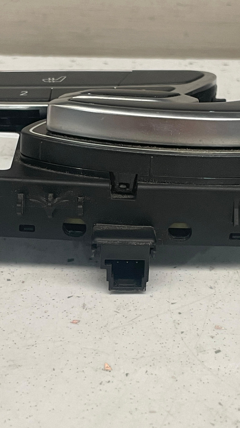 A2229050401 MERCEDES W222 FRONT RIGHT SEAT ADJUSTMENT SWITCH