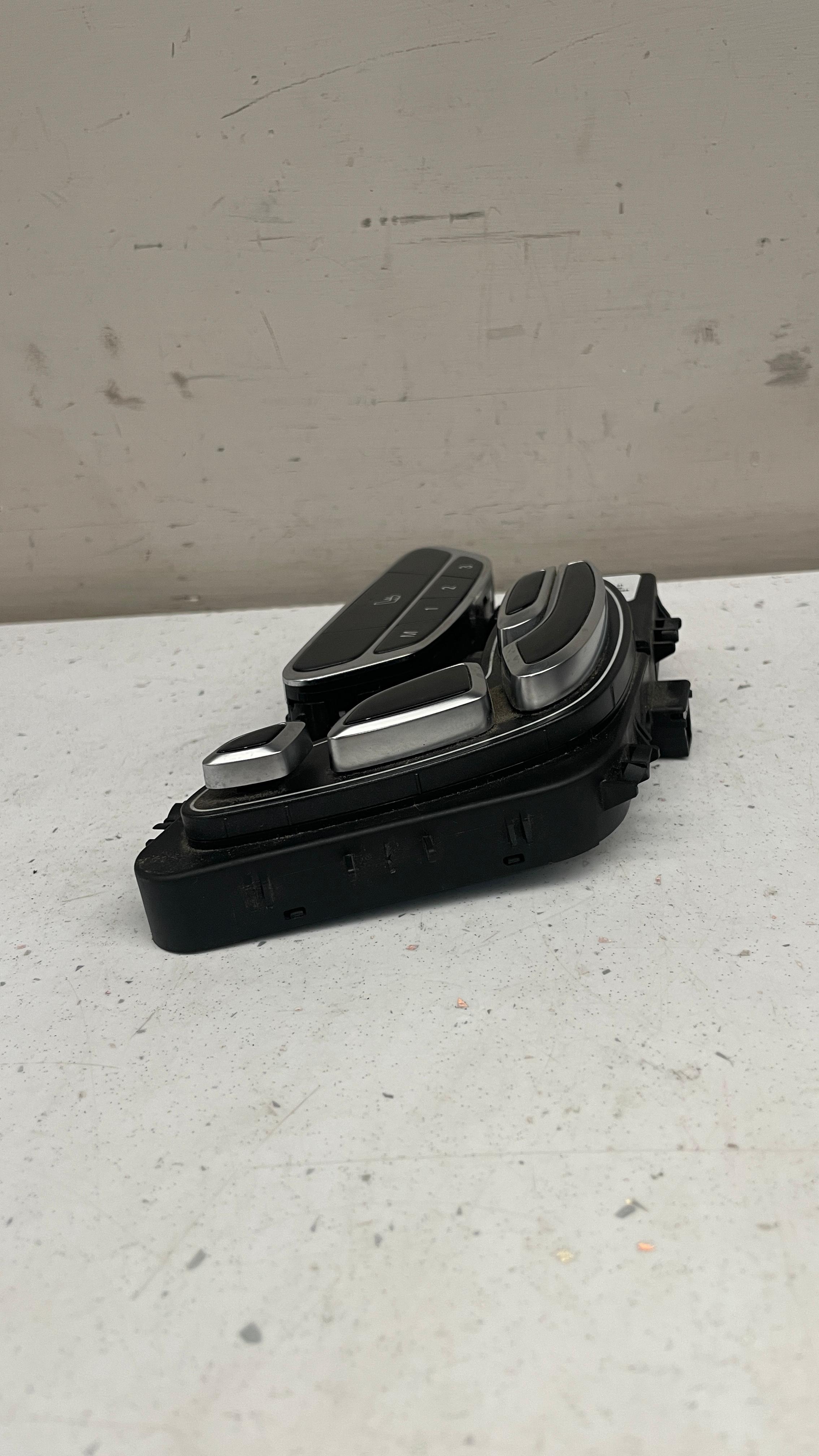 A2229050301 MERCEDES W222 SEAT ADJUSTMENT SWITCH LEFT FRONT