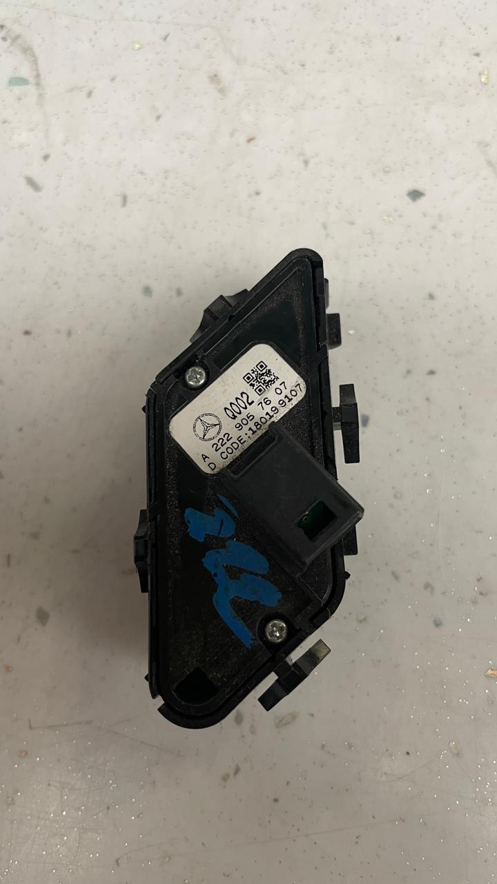 A2229057607 MERCEDES W222 DOOR LOCK SWITCH