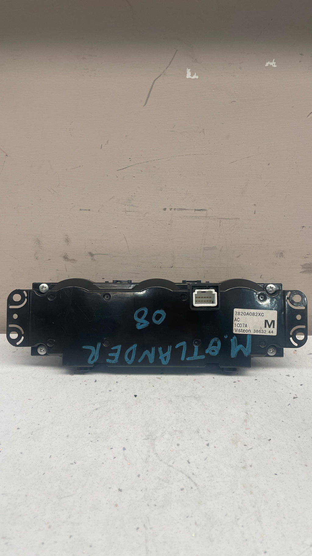 7820A082XC MITSUBISHI CLIMATE CONTROL PANEL