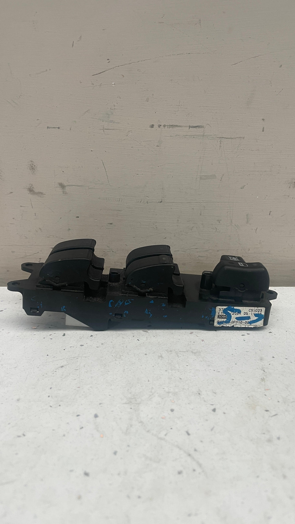 54355668D TOYOTA COROLLA POWER WINDOW SWITCH