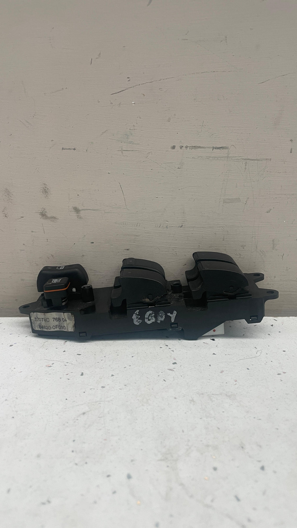 54355668D TOYOTA COROLLA POWER WINDOW SWITCH