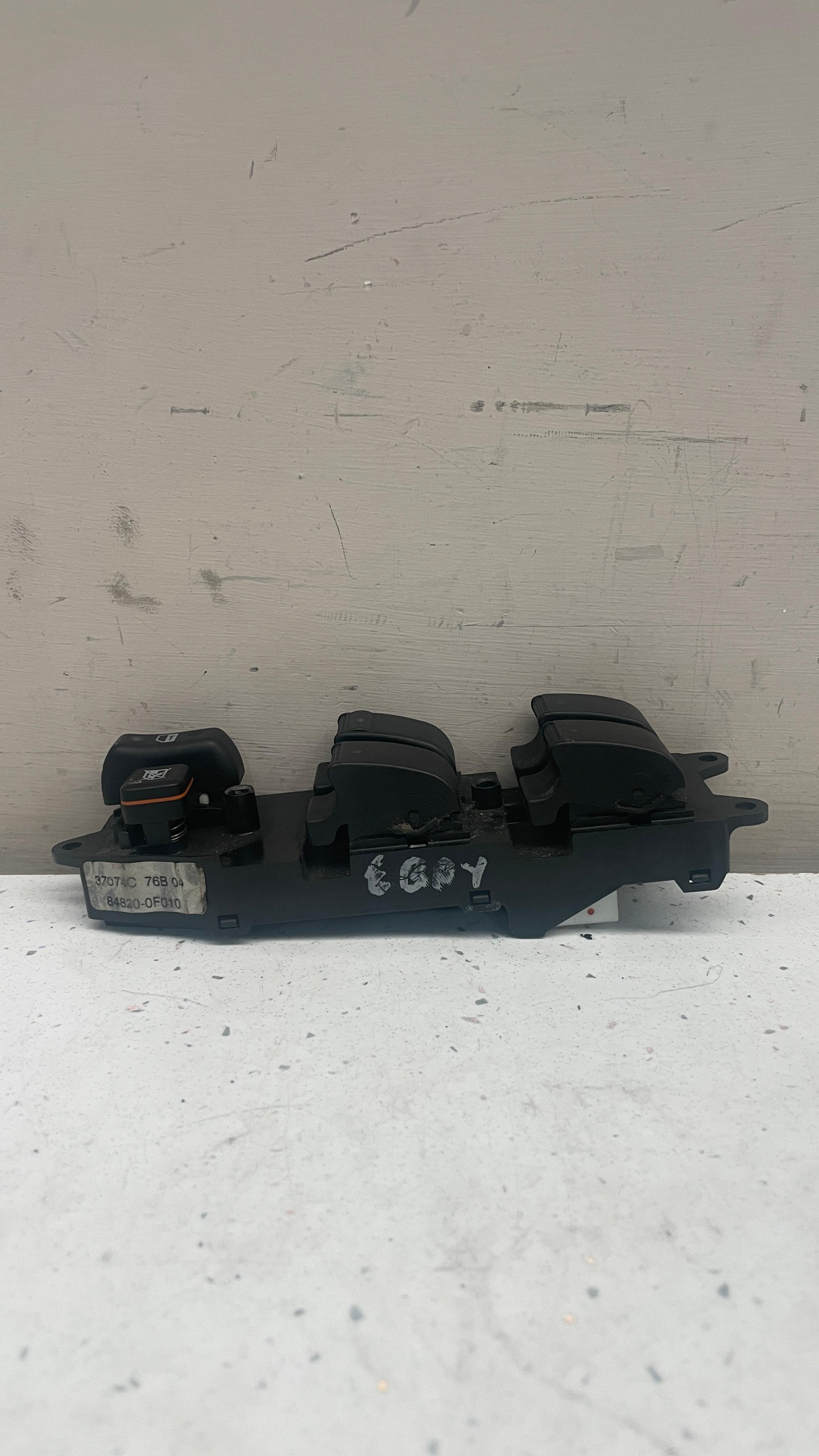 54355668D TOYOTA COROLLA POWER WINDOW SWITCH