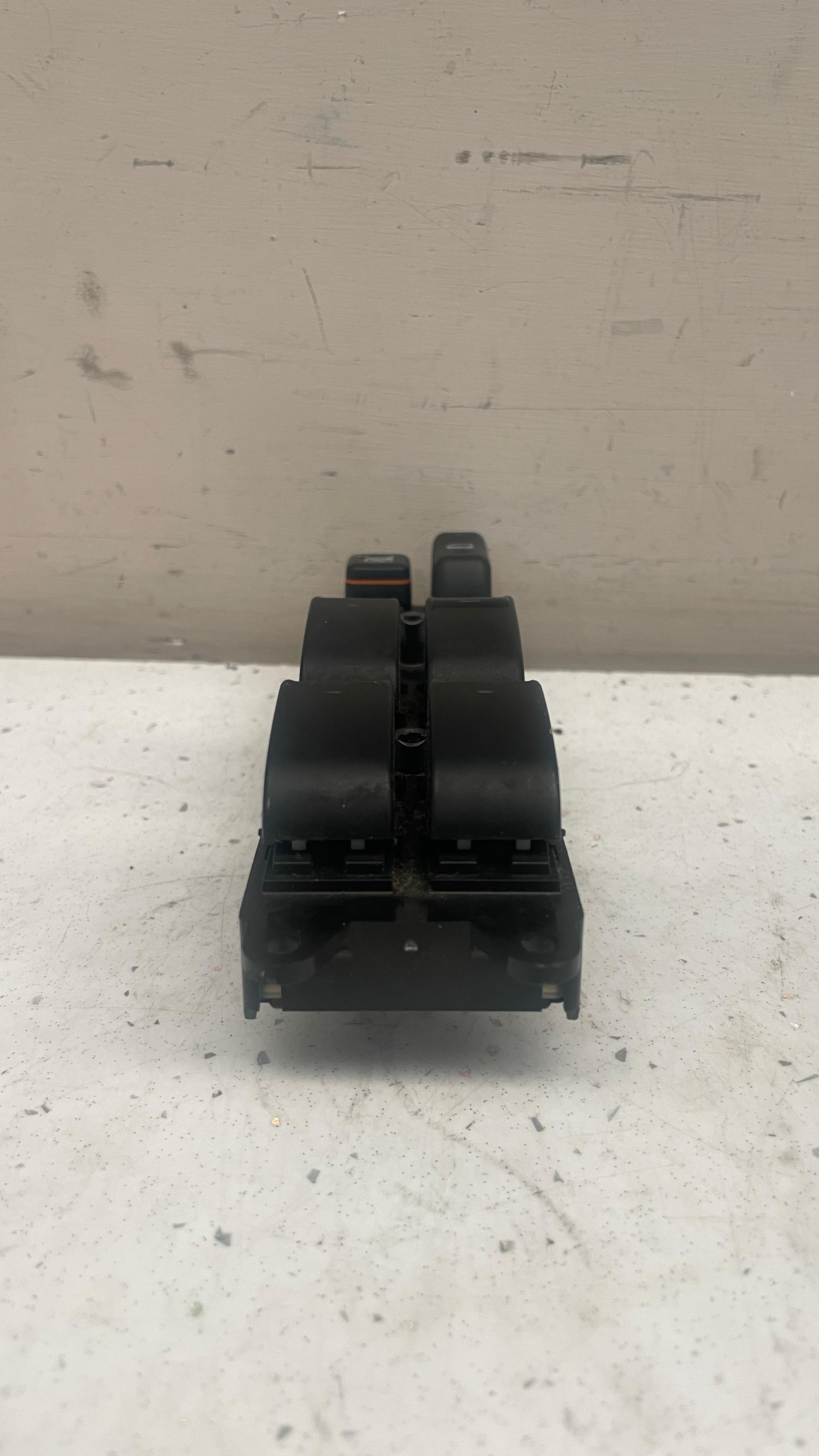 54355668D TOYOTA COROLLA POWER WINDOW SWITCH