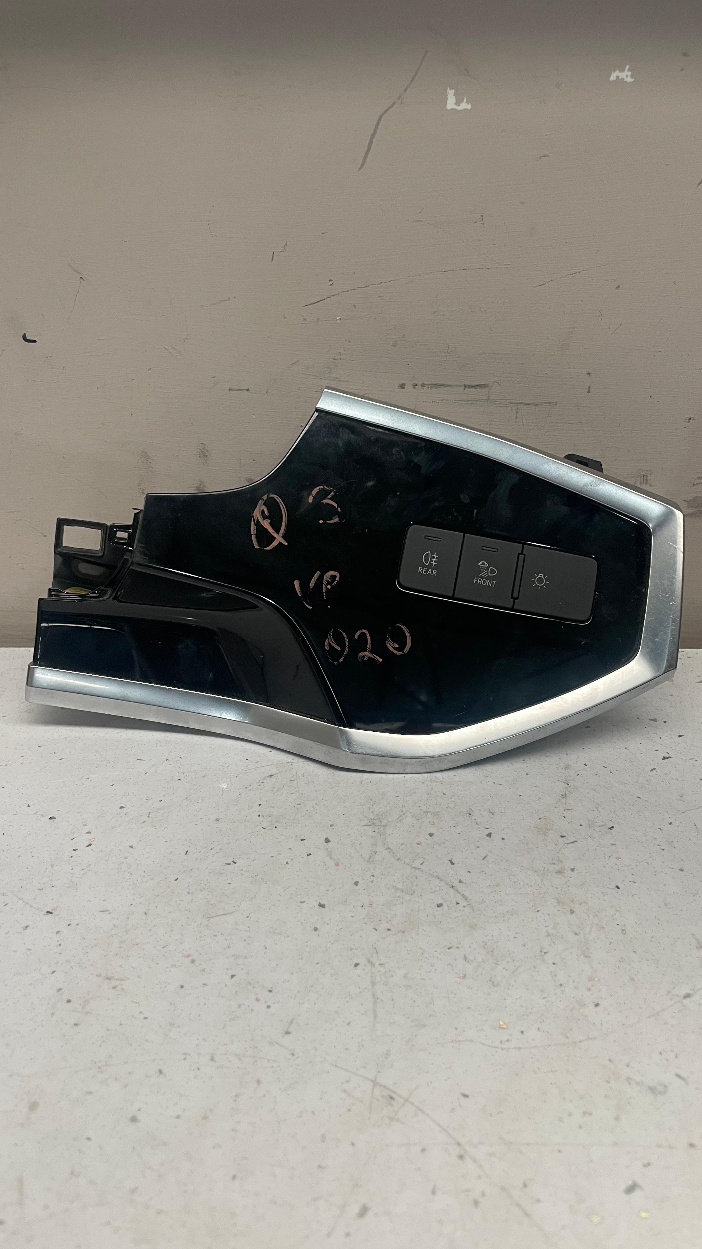 83C853190A AUDI Q3 DASHBOARD HEADLIGHT SWITCH TRIM