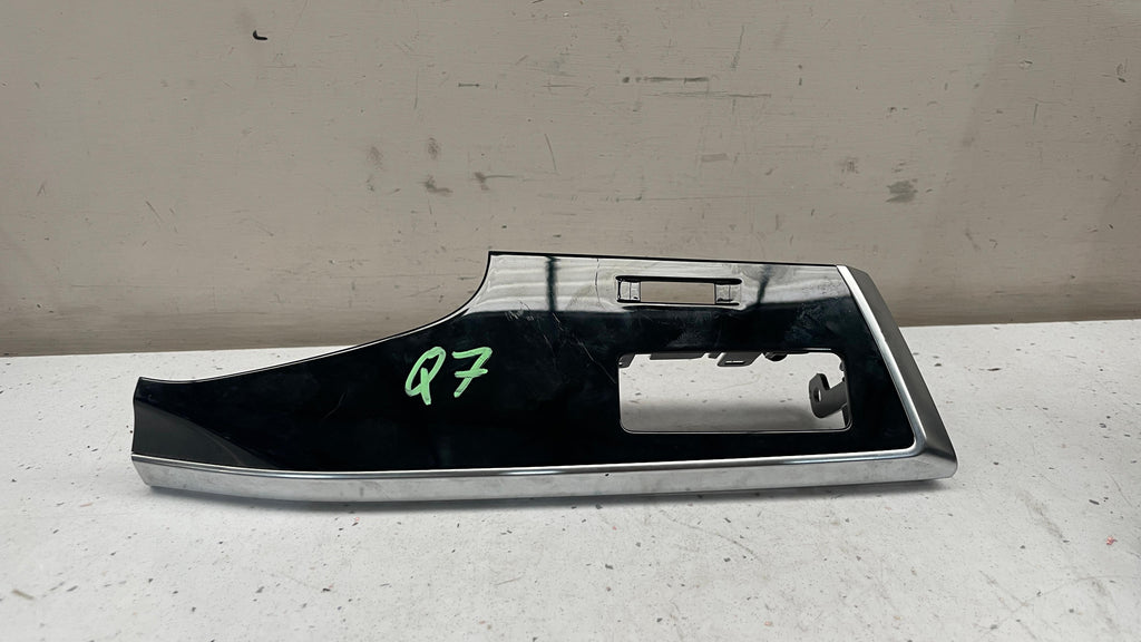 4M8857237A AUDI Q7 DASHBOARD COVER TRIM GLOSS BLACK
