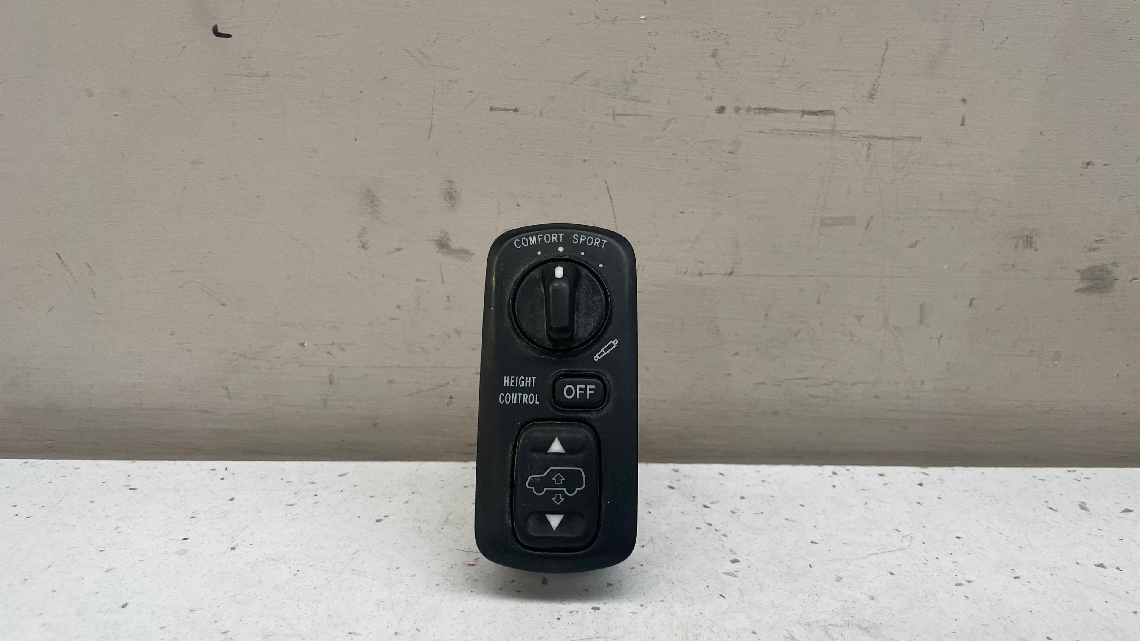 758522 TOYOTA LAND CRUISER SUSPENSION HEIGHT CONTROL SWITCH